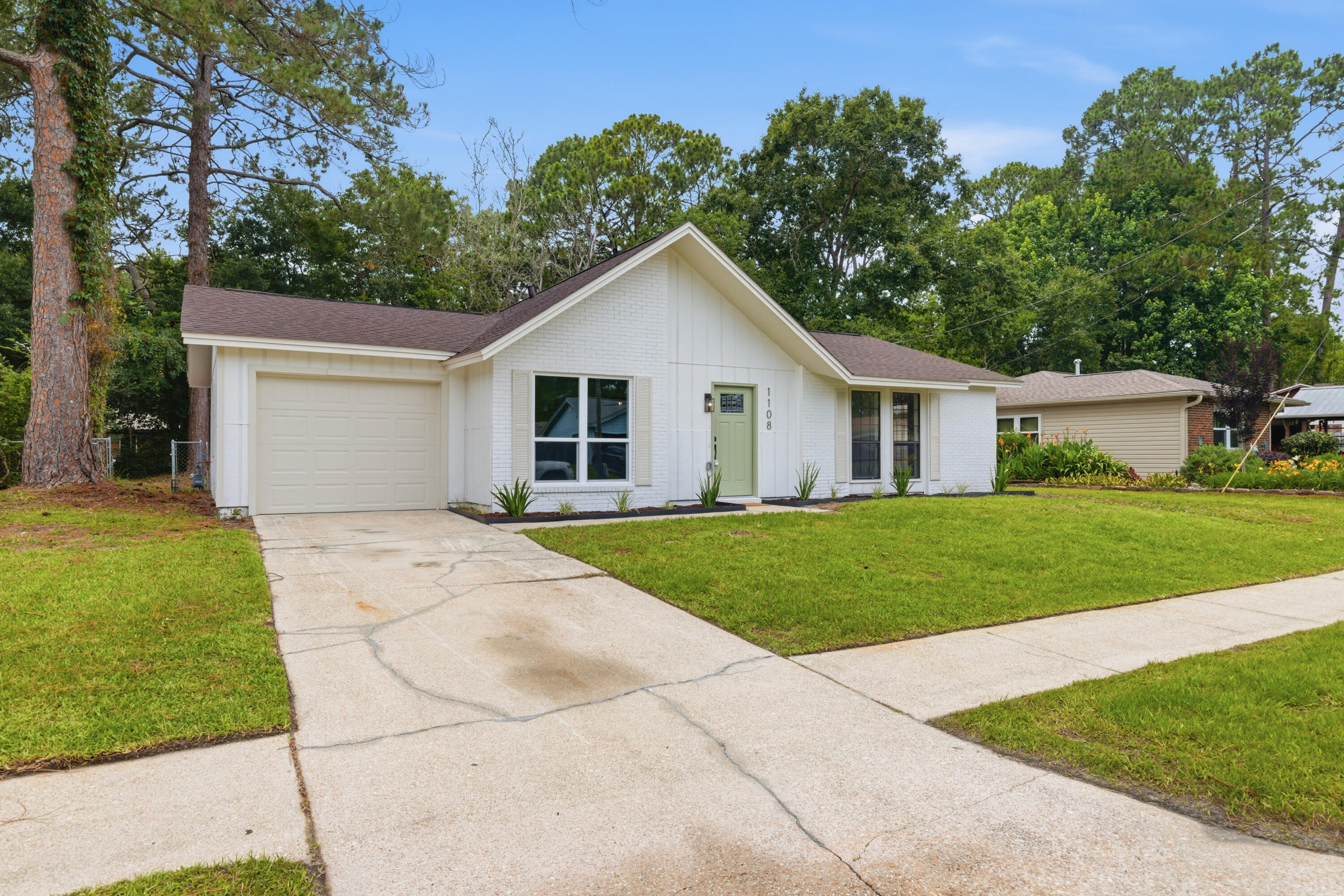 PINE MEADOWS - Residential