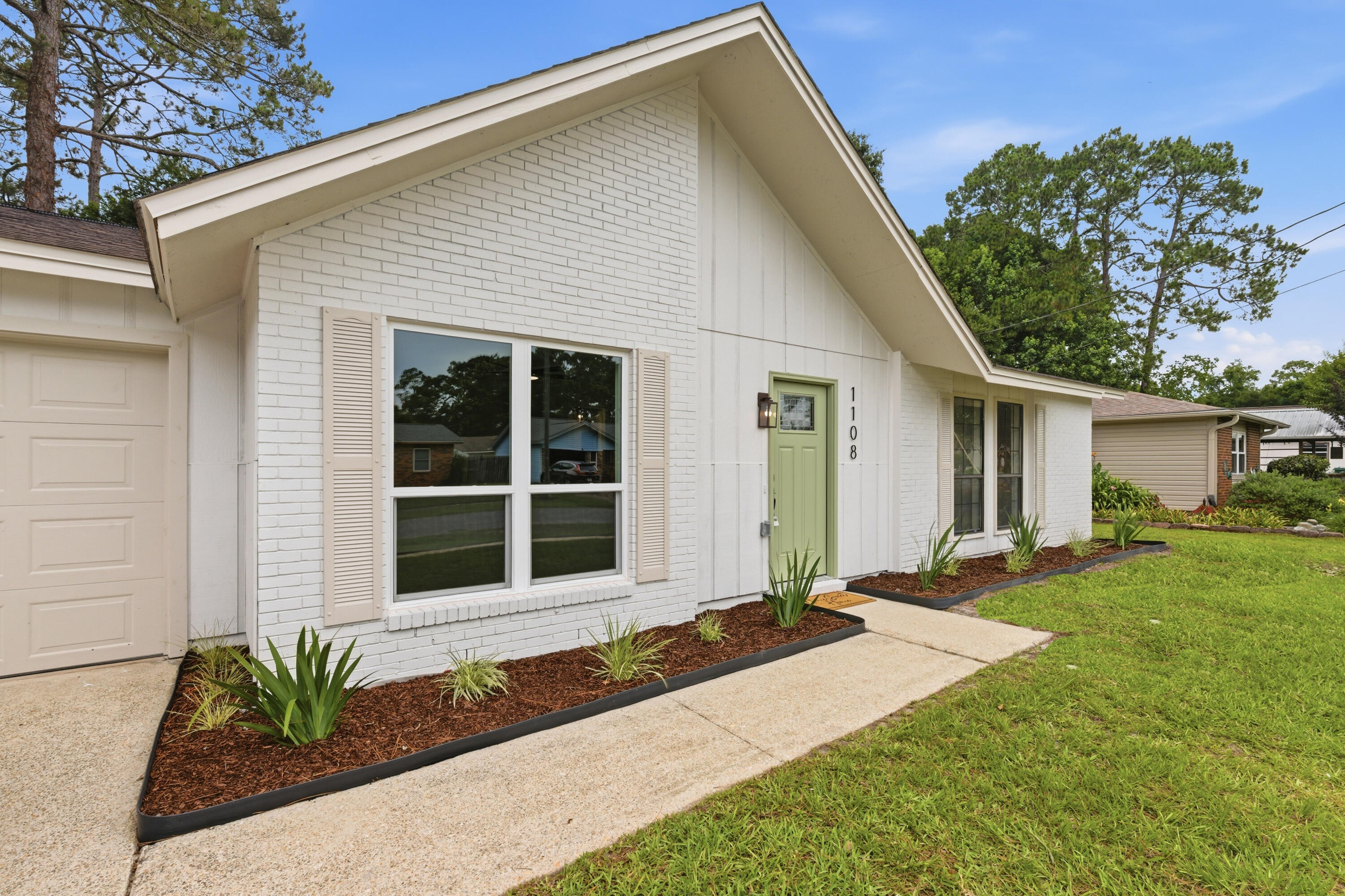 PINE MEADOWS - Residential