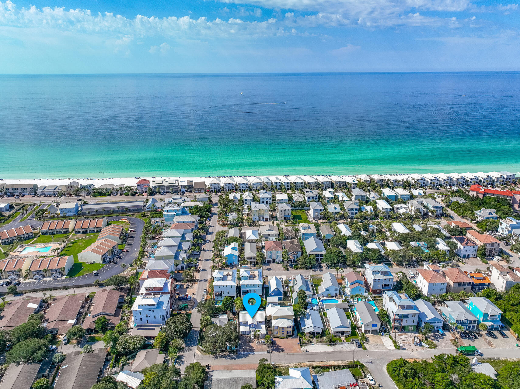 We are looking for a great long term tenant. 
Sept -Feb. rent is $2000/mo.
Mar-Aug. is $4000/mo 
Fully furnished with all utilities. (You only need a toothbrush and food)
Available Oct. 1 2026. Minimum Lease until Feb 28, 2026. 

Experience the ultimate coastal lifestyle at our private & fully furnished Hunny Bunny apartment in beautiful Frangista Beach, where luxury meets local charm. Ideally situated just a 5-minute walk from a private, gated beach, enveloped by an array of dining options, making it the epitome of seaside living convenience.
Step into your private oasis with:
Private entrance for your peace of mind. The Hunny Bunny 1br/1.5ba is our ground floor residence.
Dedicated outdoor spaces including a bamboo patio and large, covered patio for serene relaxation.
Separate HVAC and hot water systems ensuring your comfort is always personalized.
Inside, the Hunny Bunny welcomes you with:
- Tile floors and plush carpet throughout.
- A fully equipped kitchen w/granite and stainless 
- Front-loading Washer/Dryer in-unit for your convenience.
- Living area enhanced with a 50'' HDTV and comfy sleeper sofa
-Stay connected and entertained with Fast WiFi throughout the property.
- Ultra comfortable King sized bed & HDTV in the bedroom
- Jacuzzi-style soaking tub in the bedroom
For your convenience:
- One 40' long parking space suitable for 2 cars

With over 40 five-star reviews on Airbnb under 'Hunny Bunny Frangista Beach', your perfect beachside residence awaits.