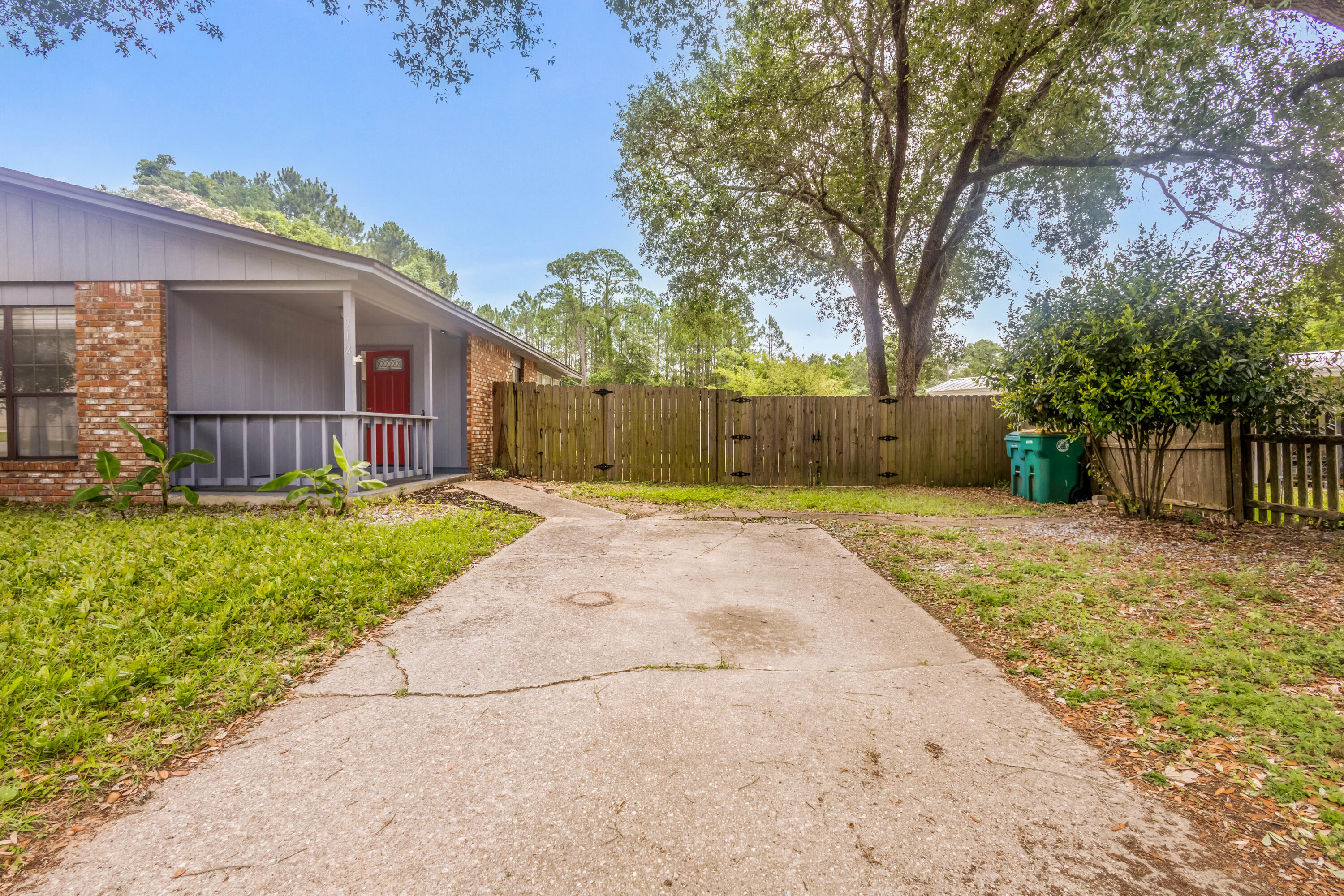 NO RECORDED SUBDIVISION - Residential