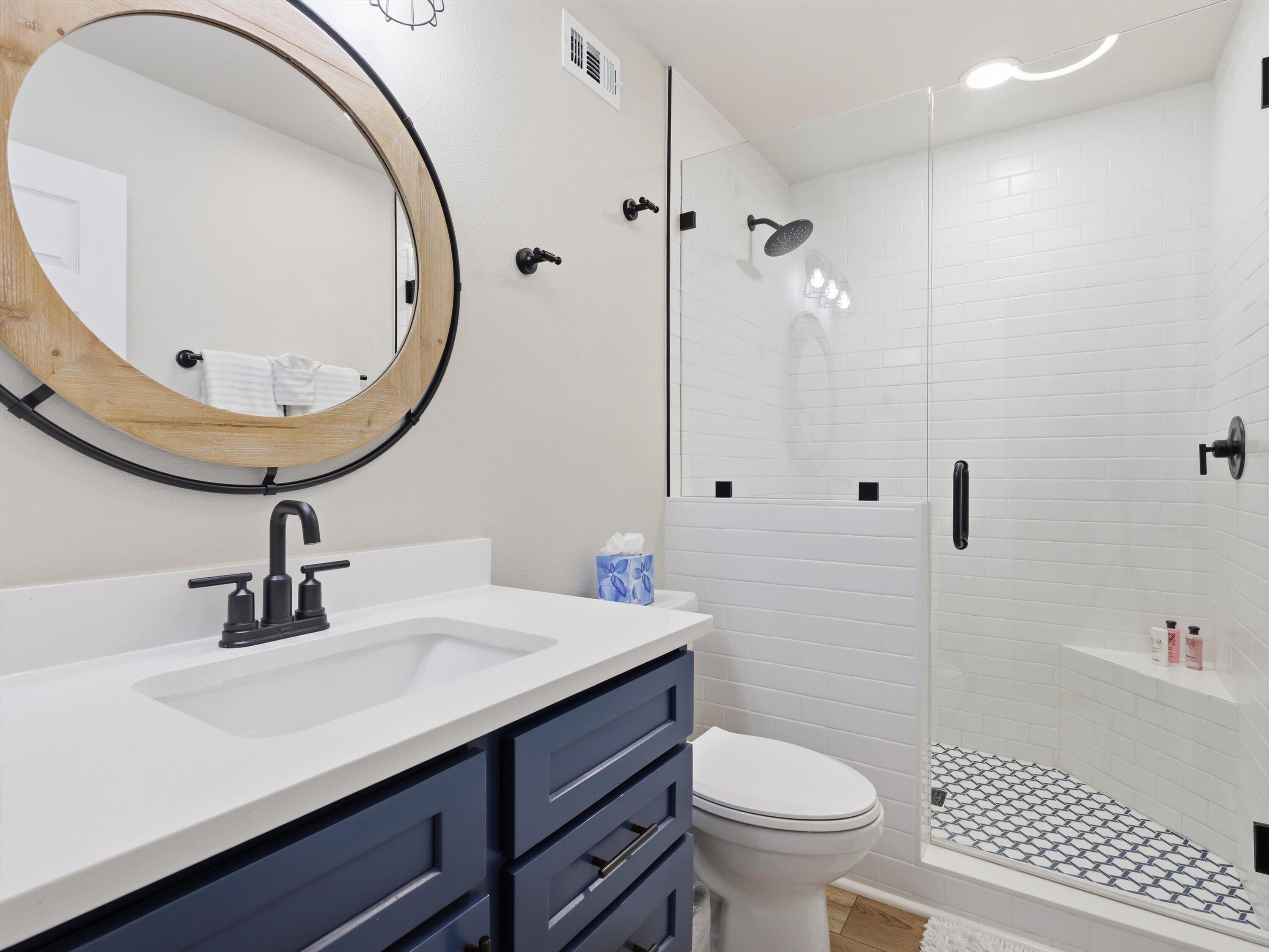HARBOUR POINT CONDO - Residential
