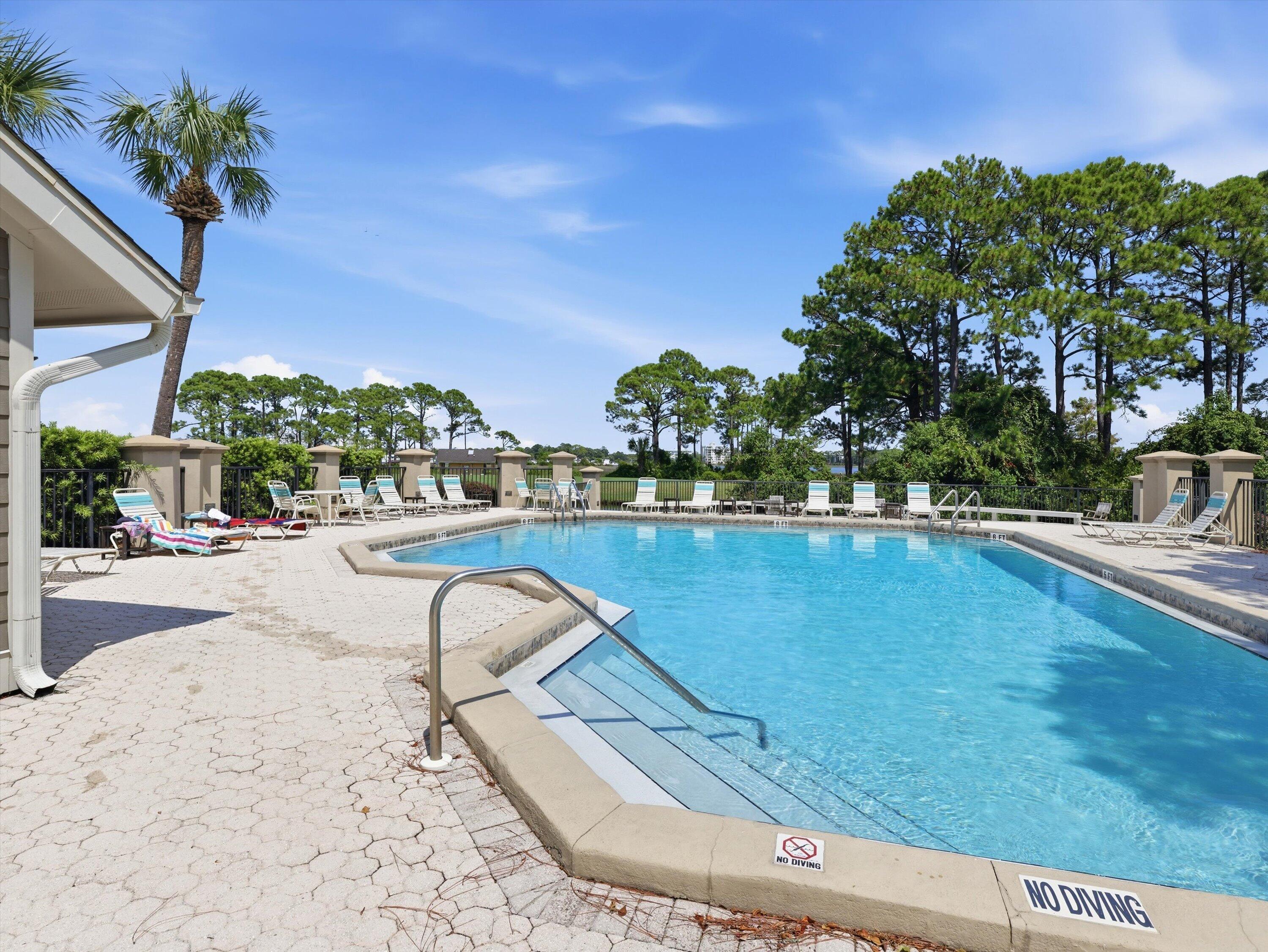 HARBOUR POINT CONDO - Residential
