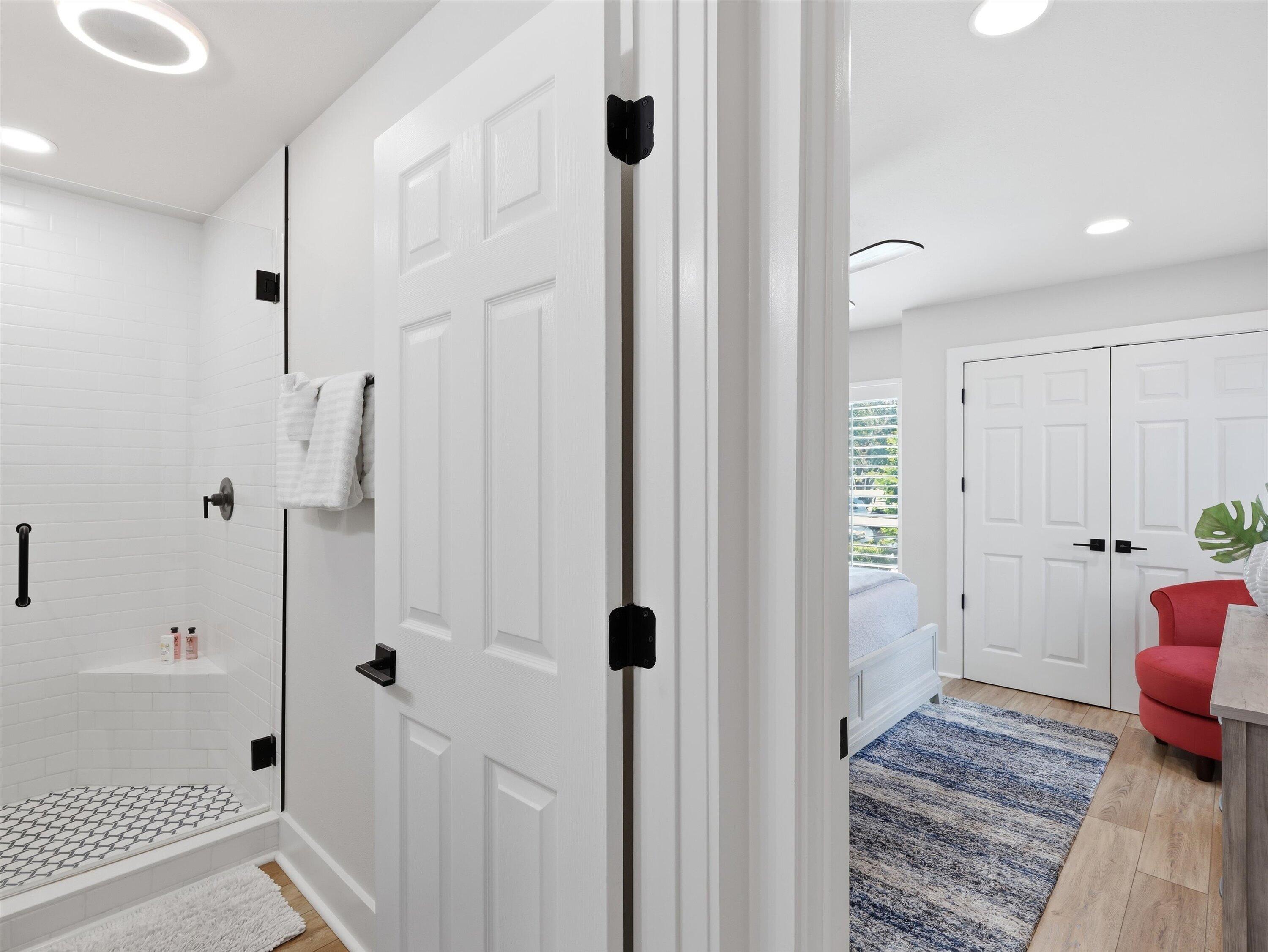 HARBOUR POINT CONDO - Residential