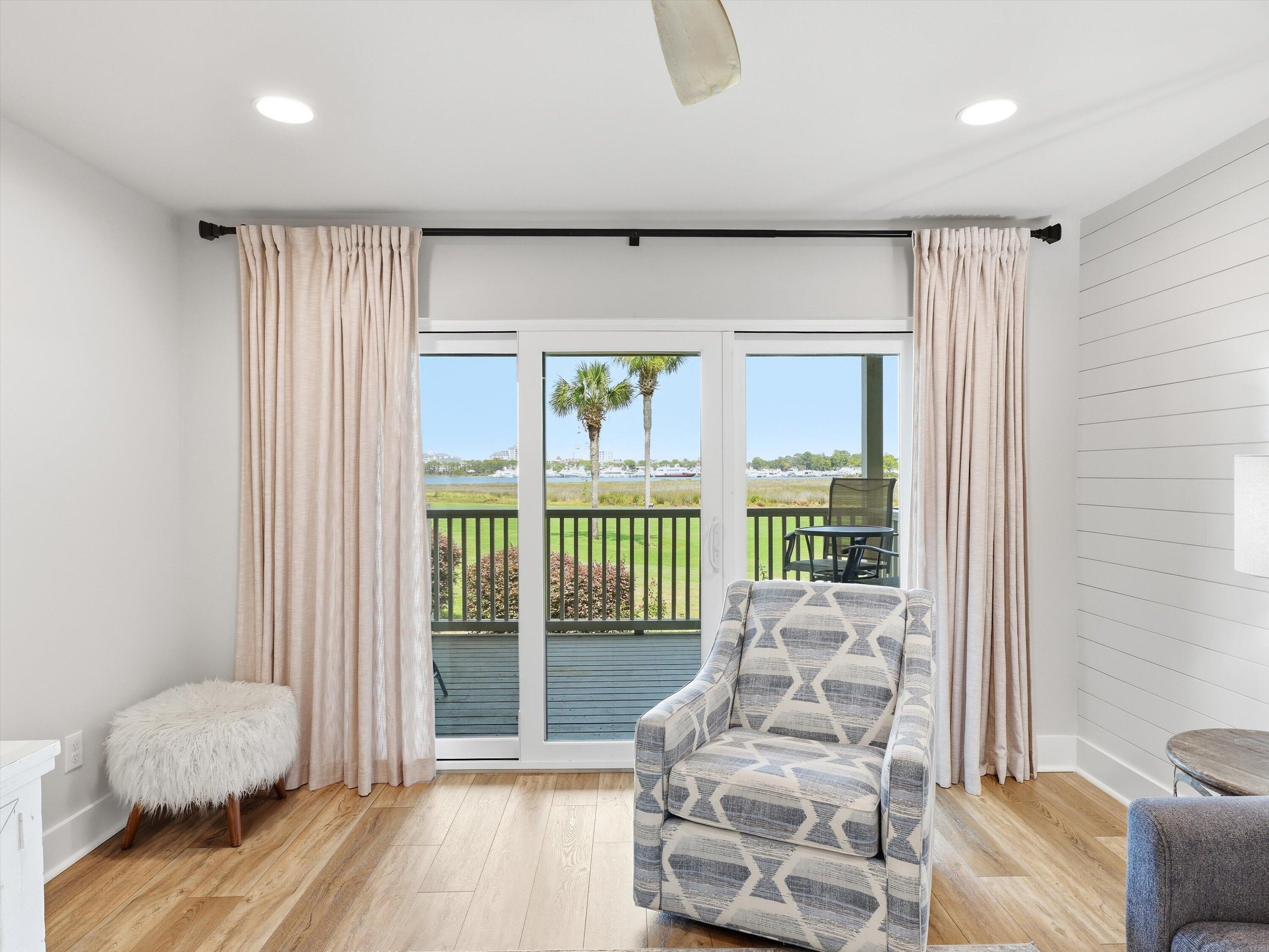 HARBOUR POINT CONDO - Residential