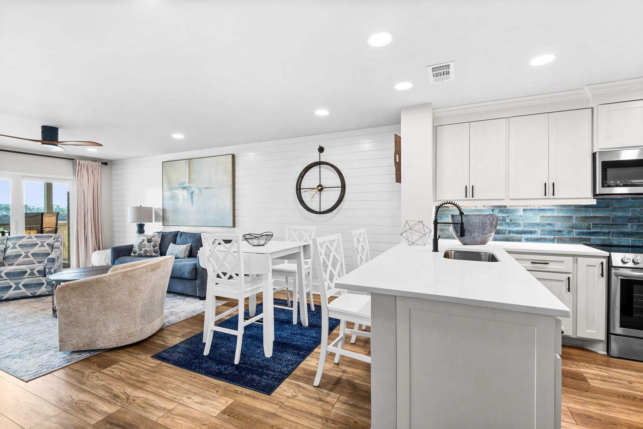 HARBOUR POINT CONDO - Residential