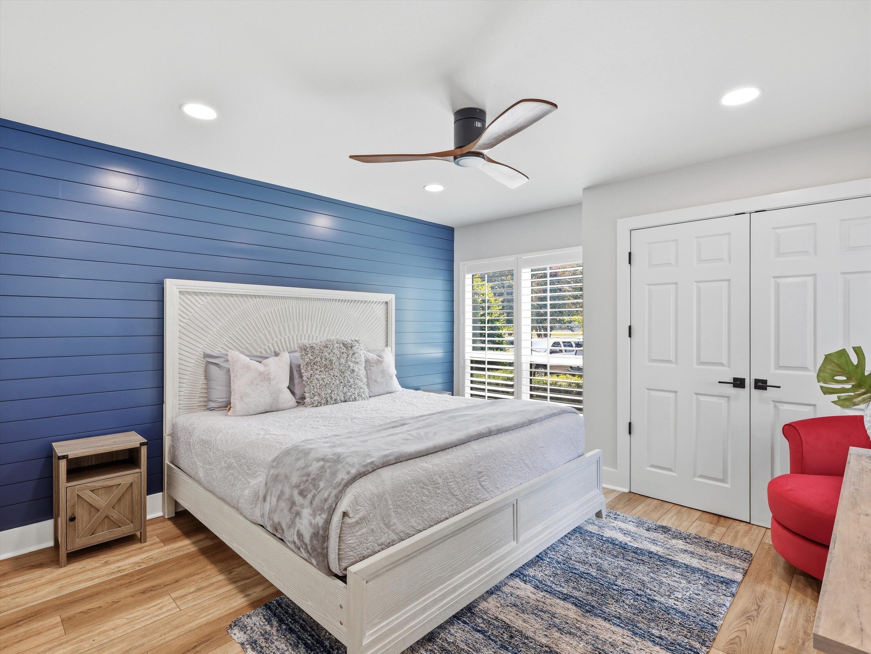 HARBOUR POINT CONDO - Residential