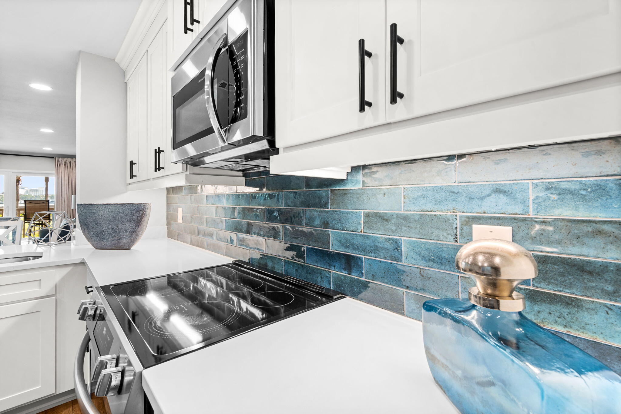 HARBOUR POINT CONDO - Residential