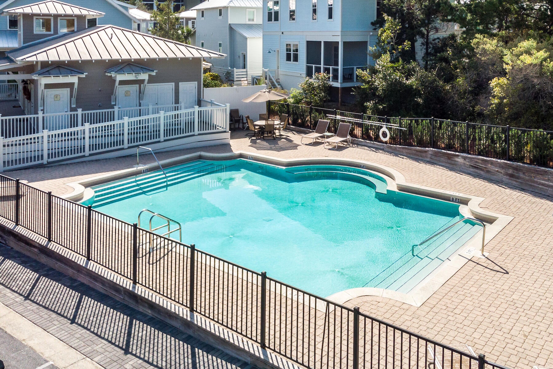LAKESIDE AT BLUE MOUNTAIN BEACH - Residential