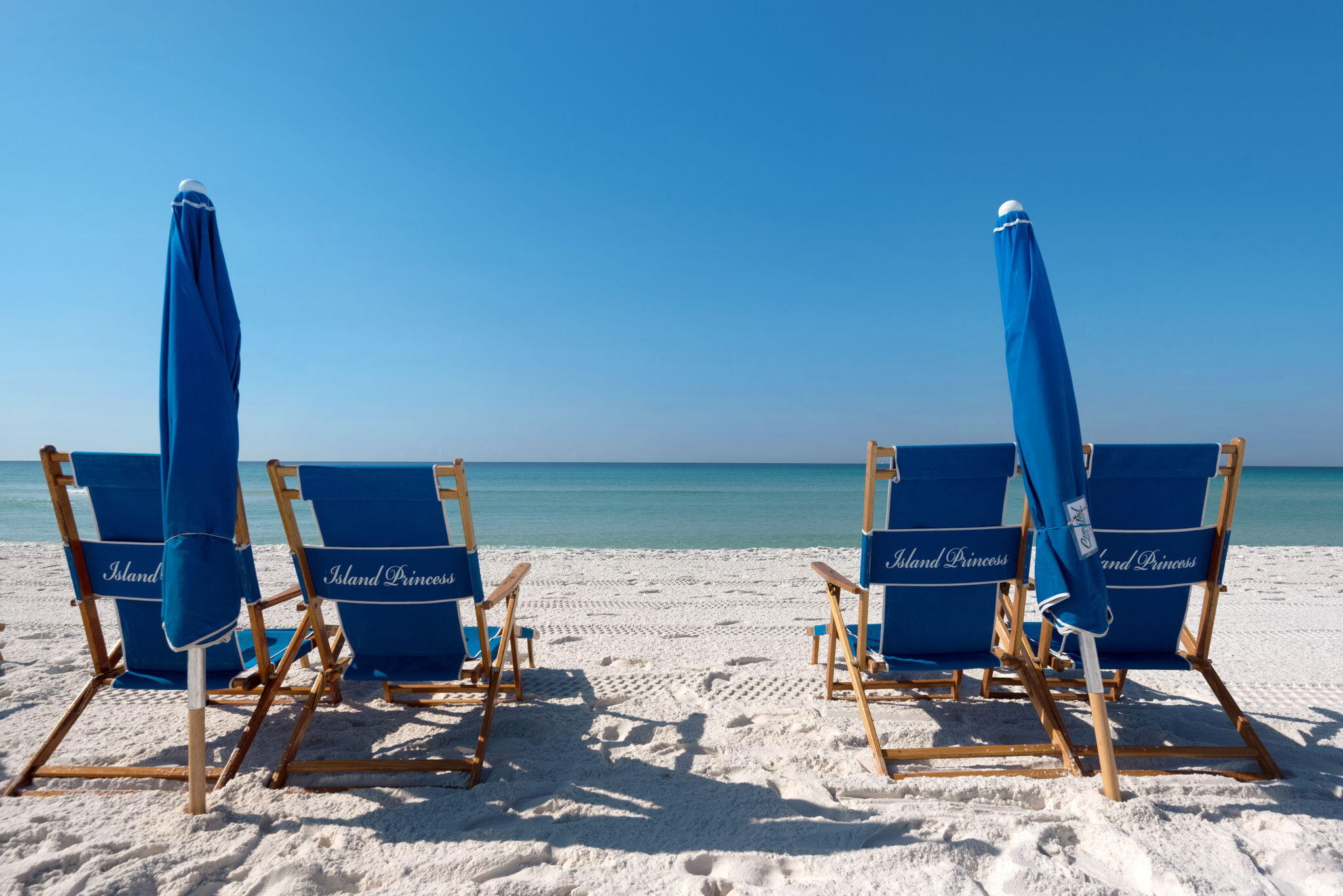 Island Princess Unit 302 on Okaloosa Island is a not to be missed opportunity.  Its stunning views from the balcony, 2 large bedrooms, 2 full baths, spacious living area, over-sized kitchen, in unit washer/dryer and huge owners closet - this one will check all the boxes.  Investment, second home or full-time residence - this would be a perfect location to make the 'beach life' your own!  Call your favorite agent today and check it out.
