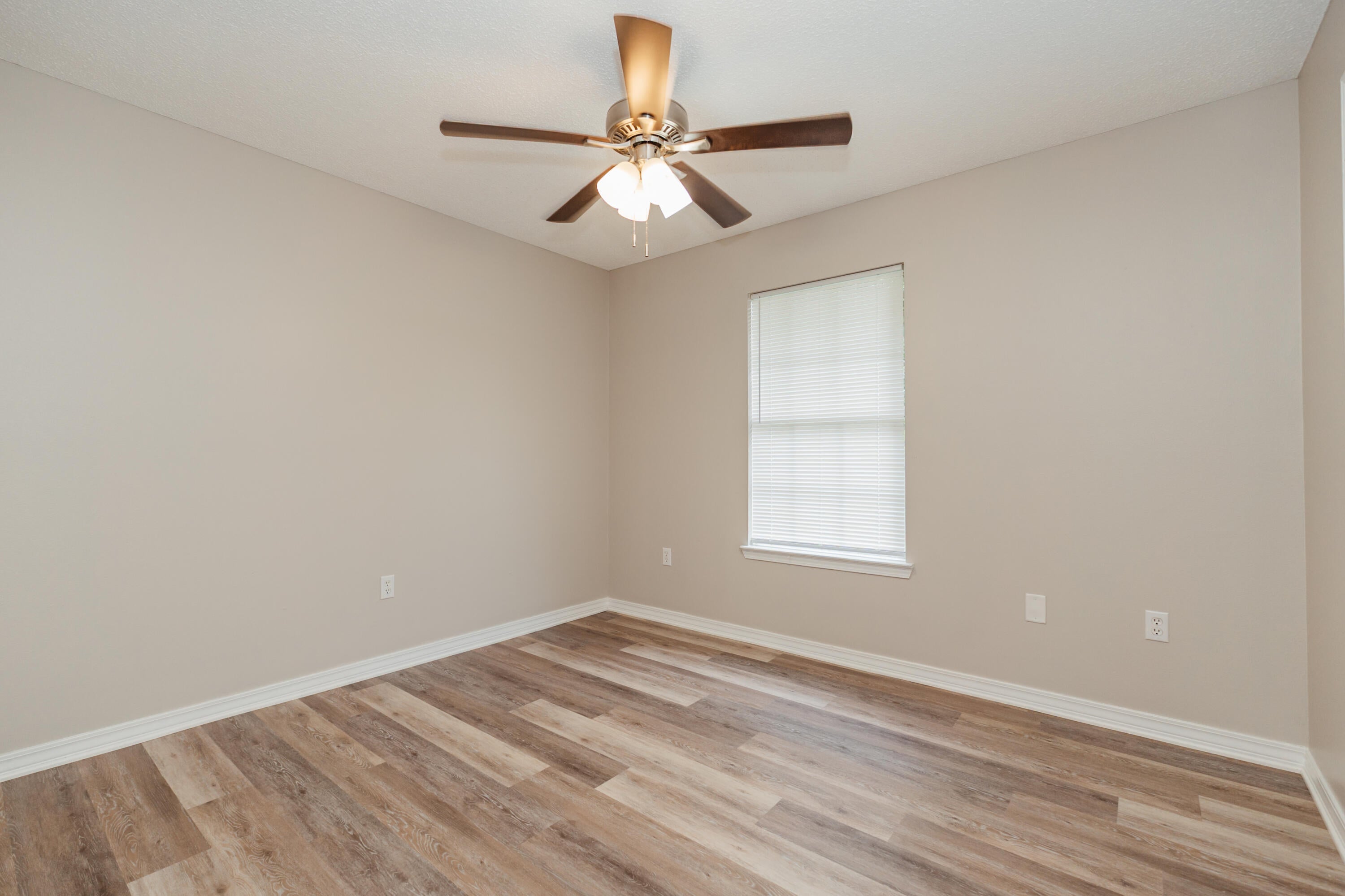 METES & BOUNDS - Residential Lease