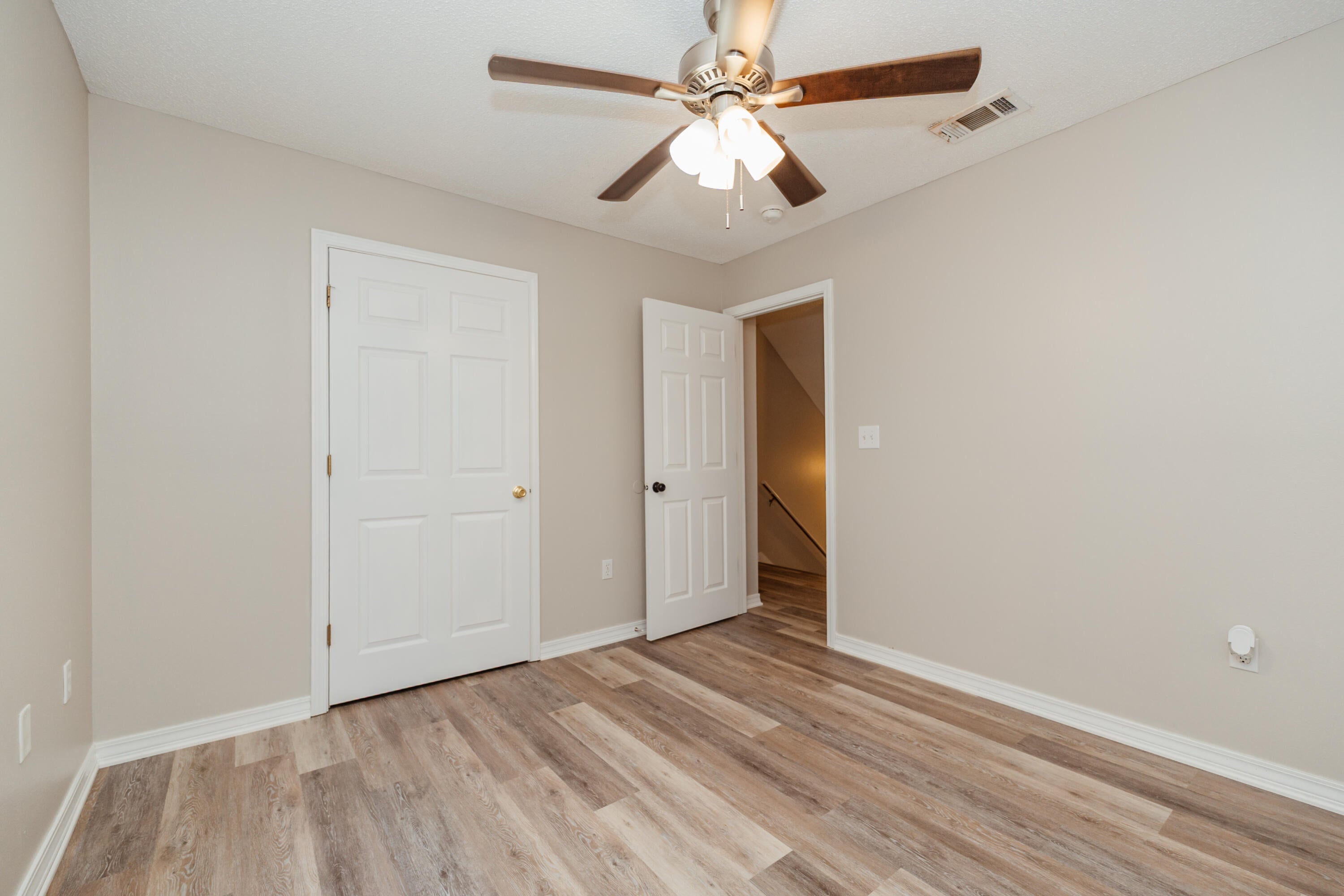 METES & BOUNDS - Residential Lease