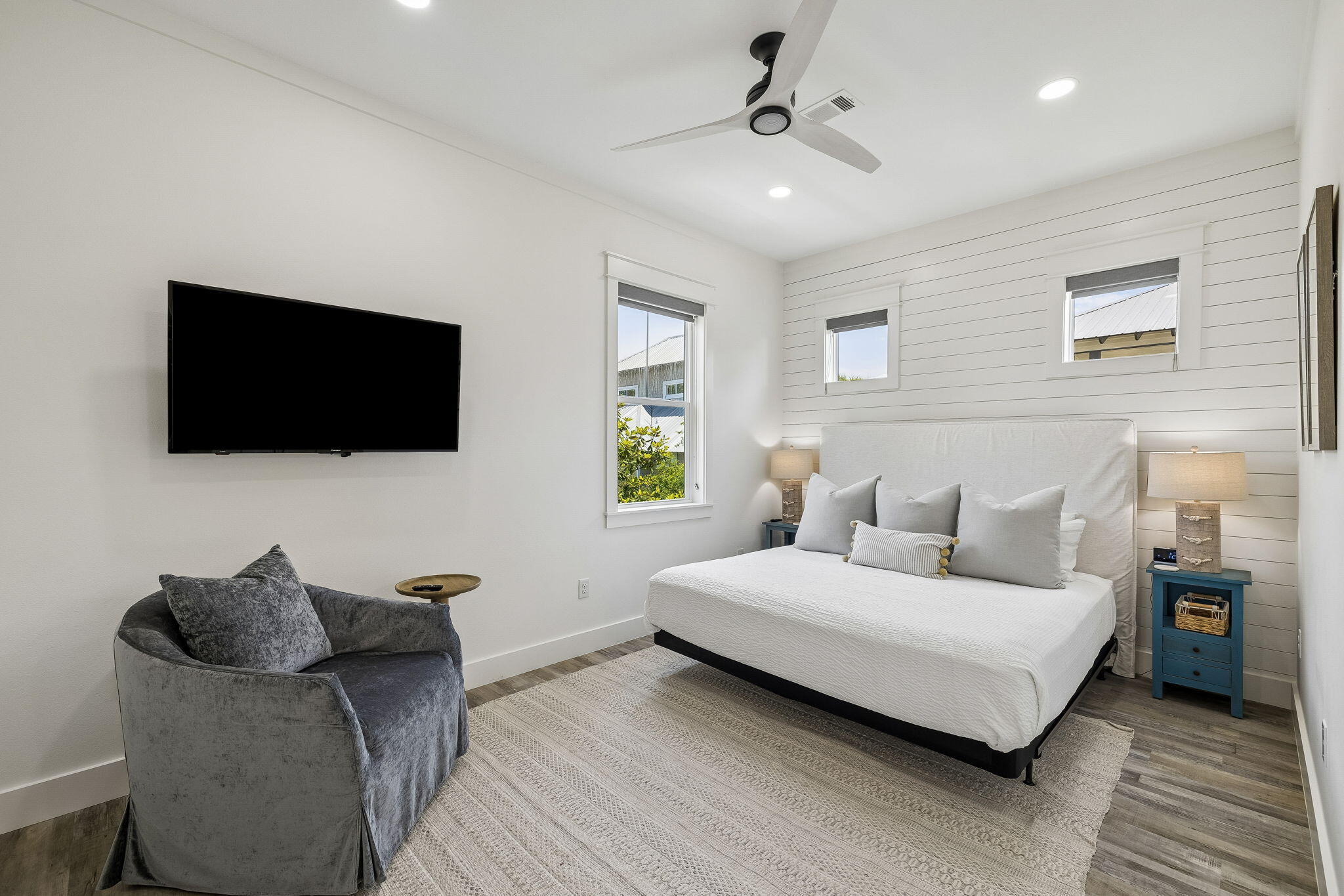 SEA POINTE - Residential