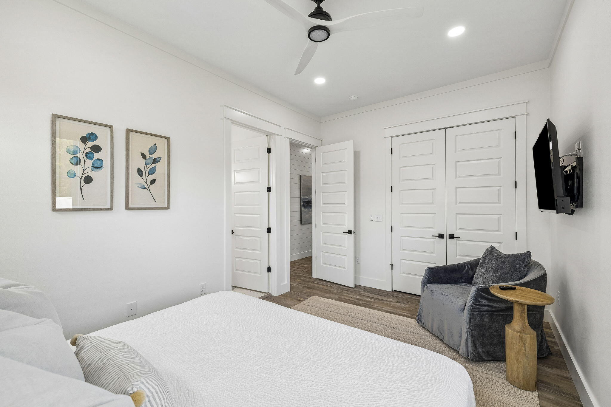 SEA POINTE - Residential