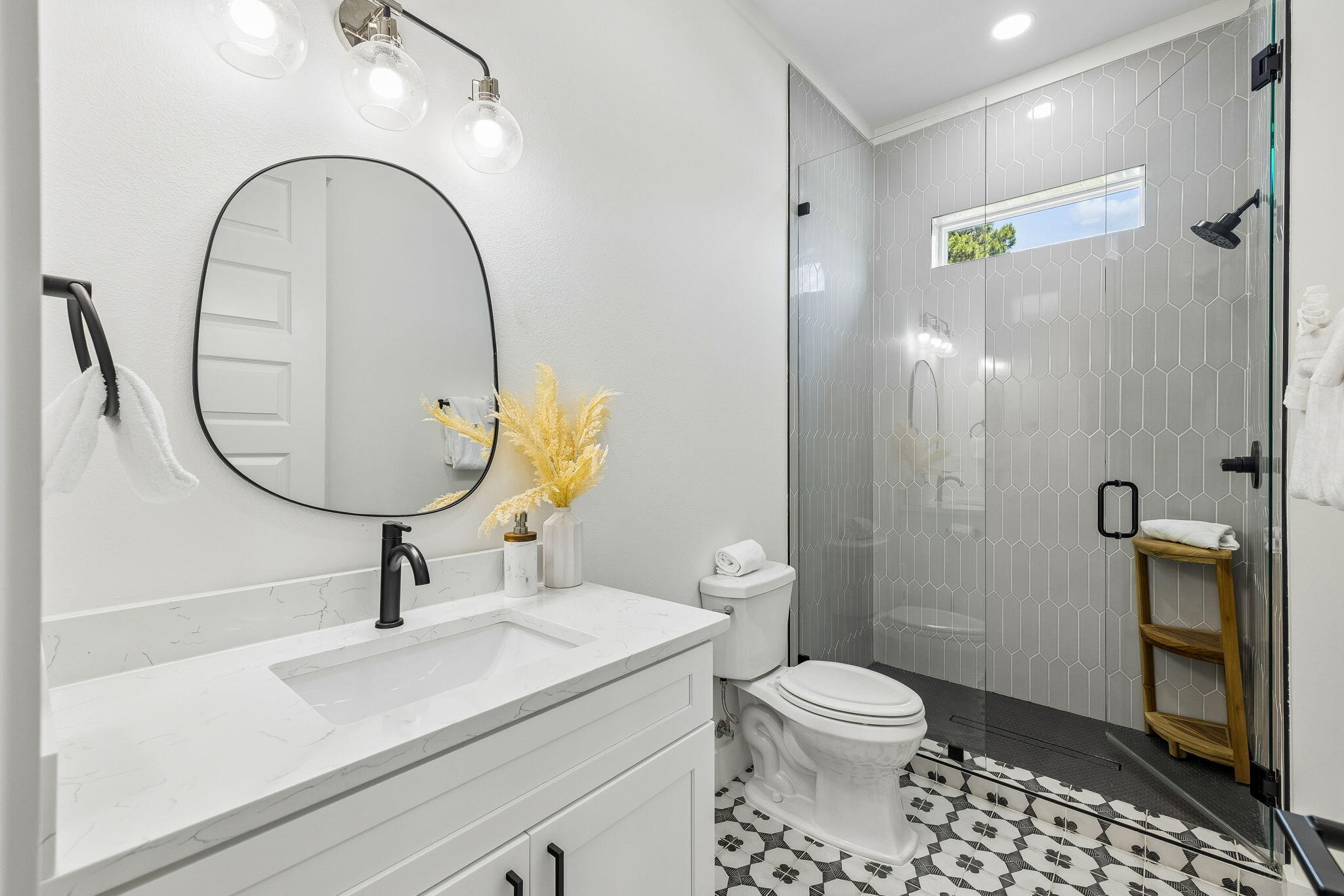 SEA POINTE - Residential