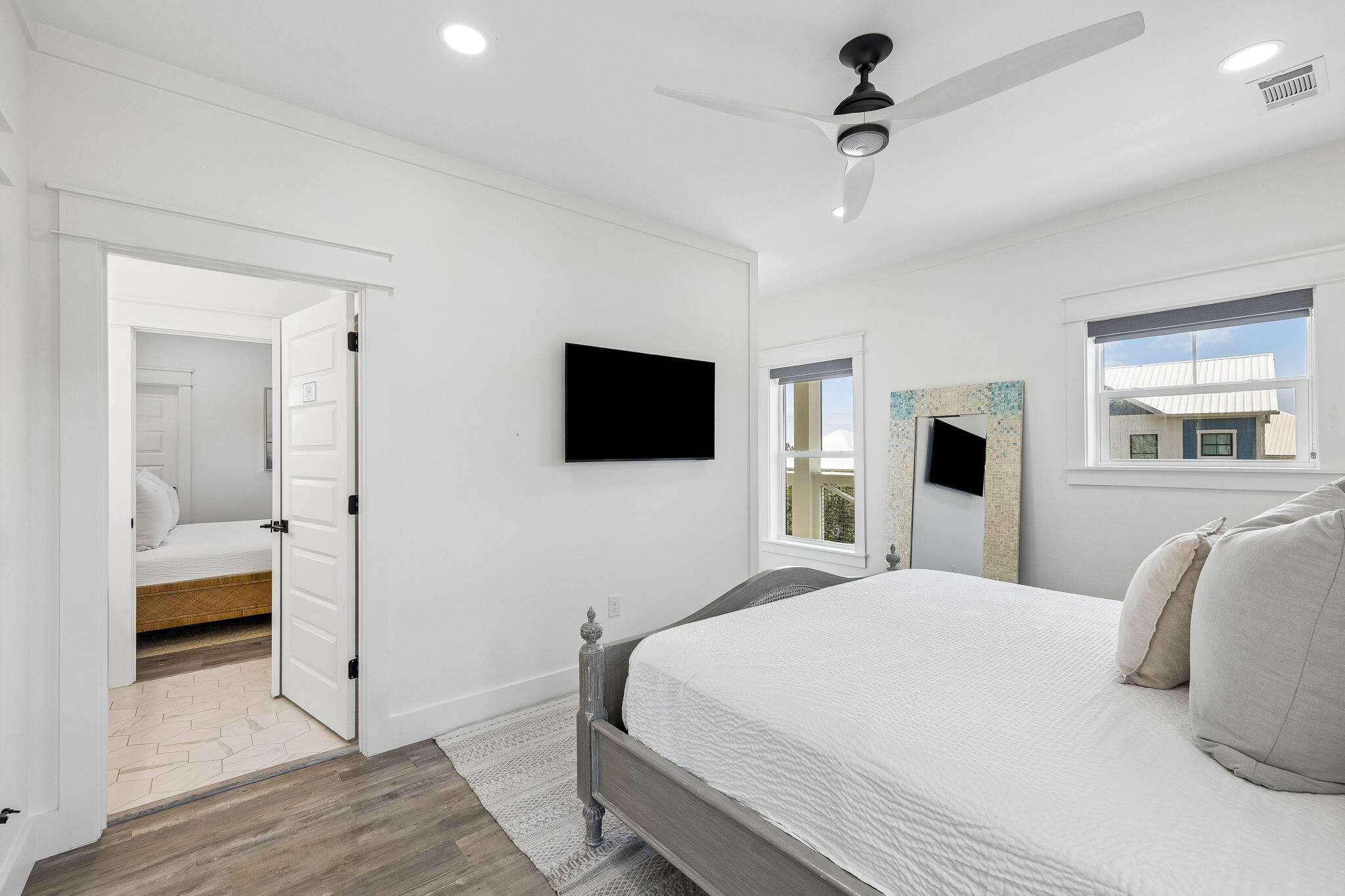 SEA POINTE - Residential