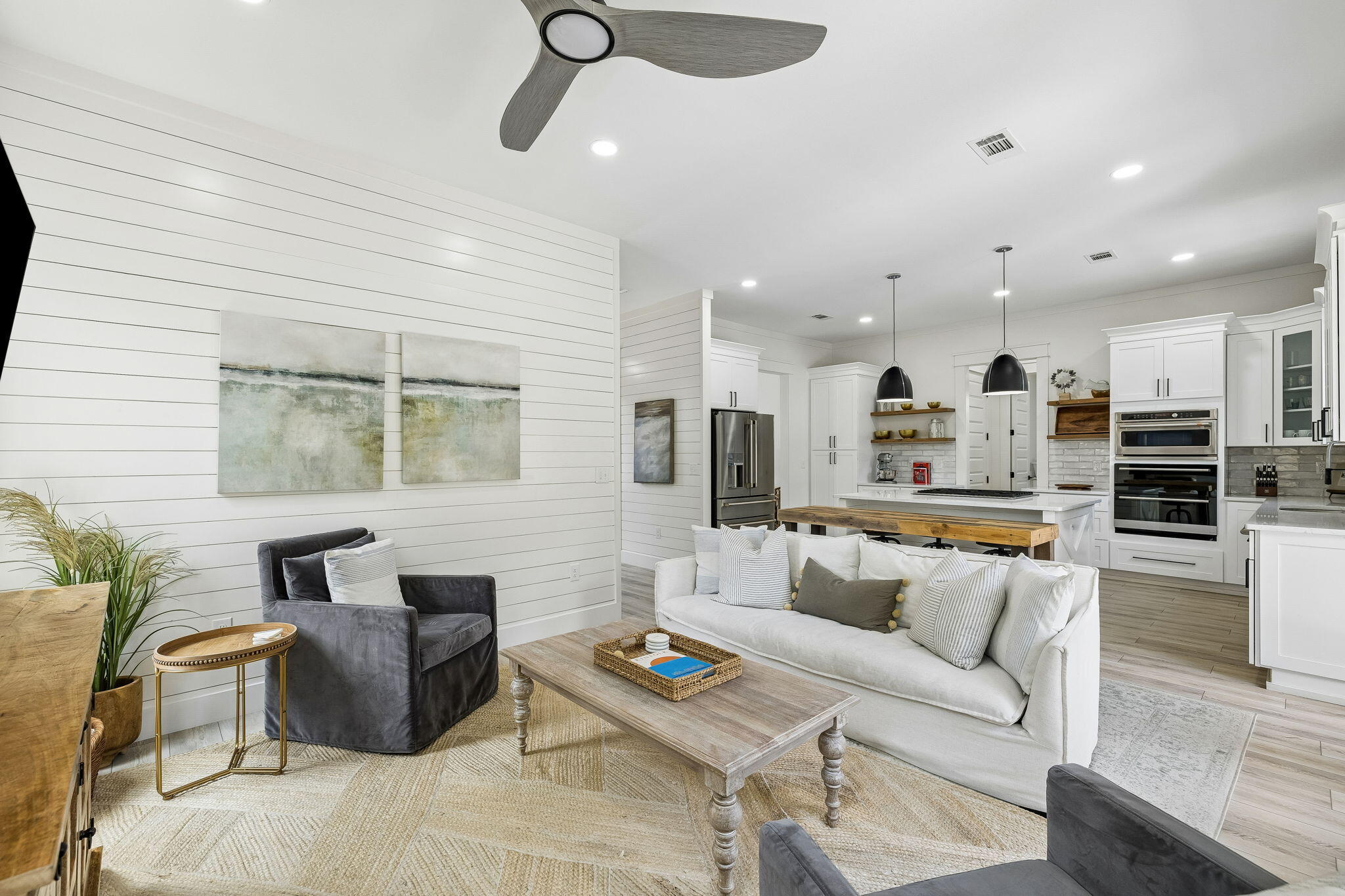 SEA POINTE - Residential