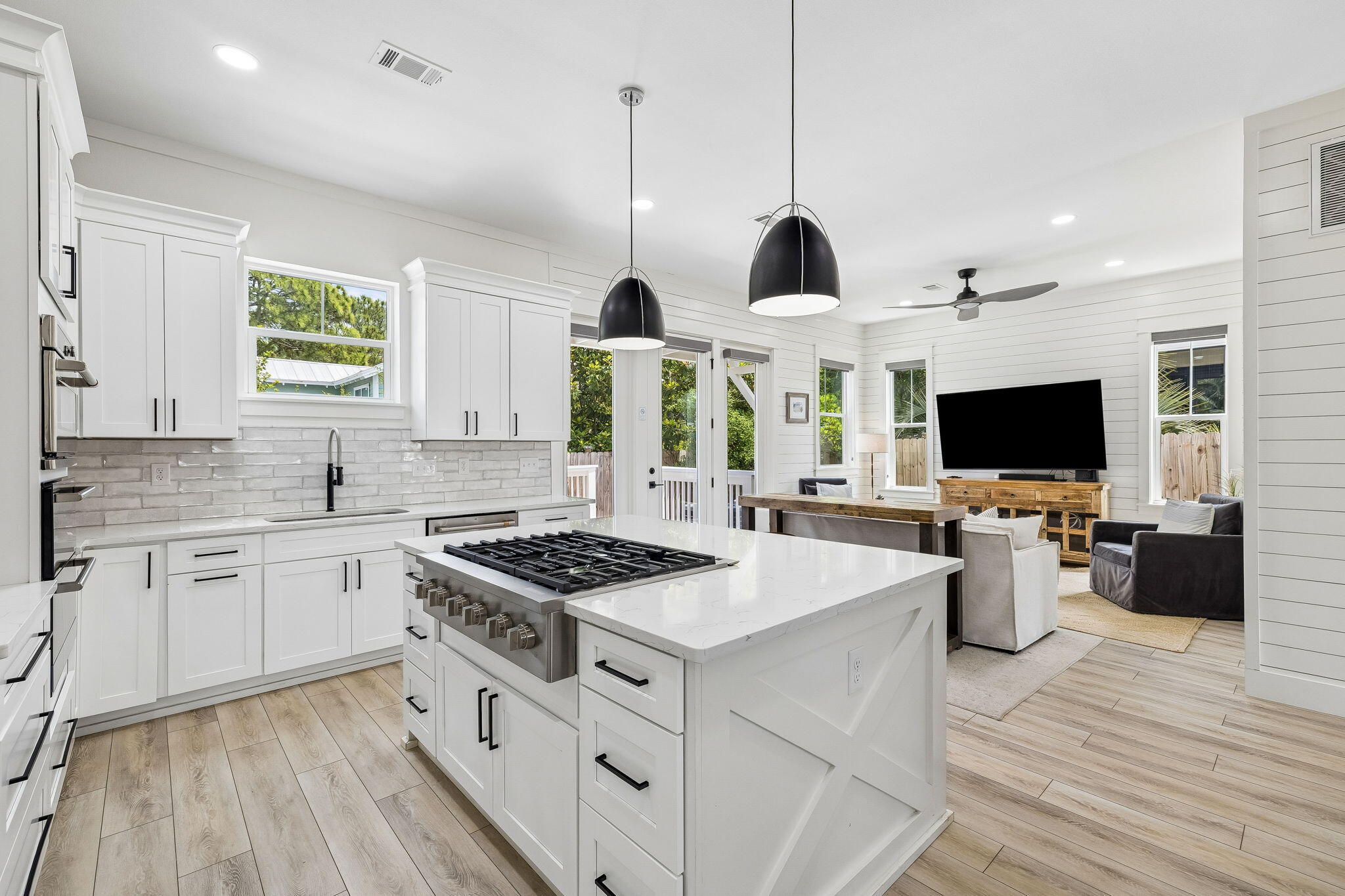 SEA POINTE - Residential