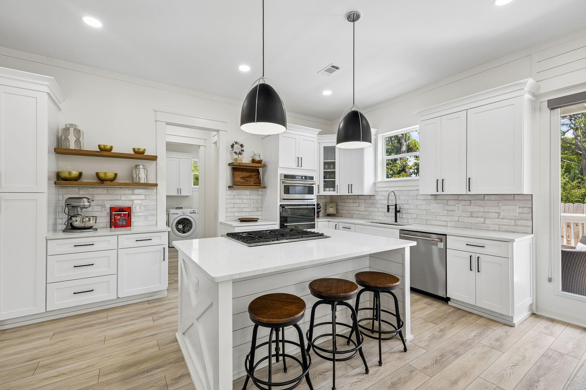 SEA POINTE - Residential
