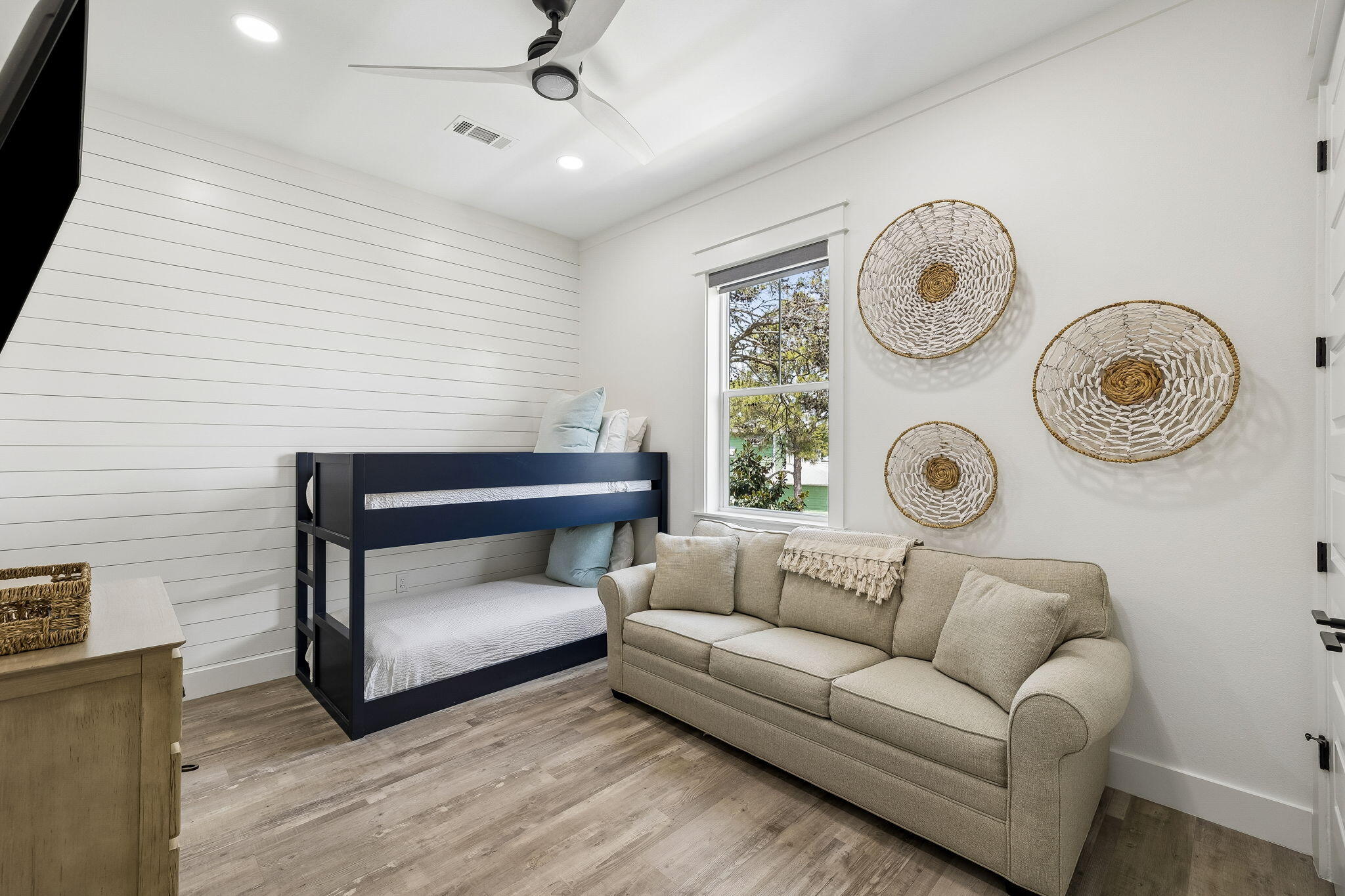 SEA POINTE - Residential