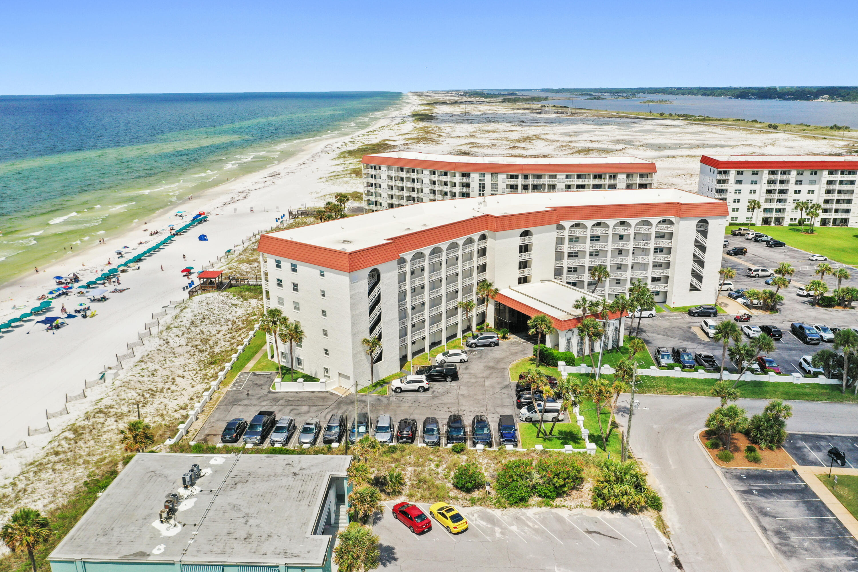 EL MATADOR CONDO - Residential