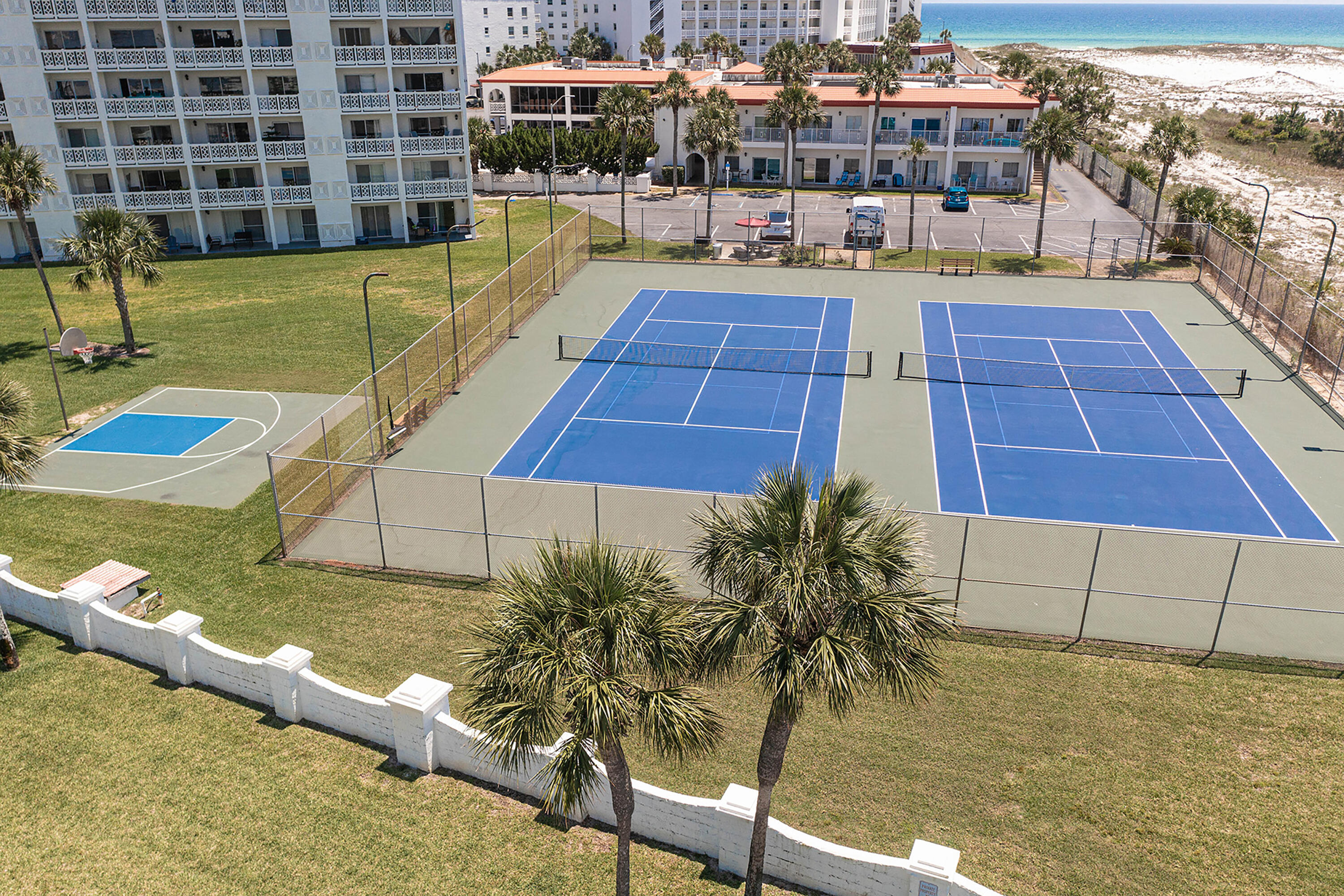 EL MATADOR CONDO - Residential