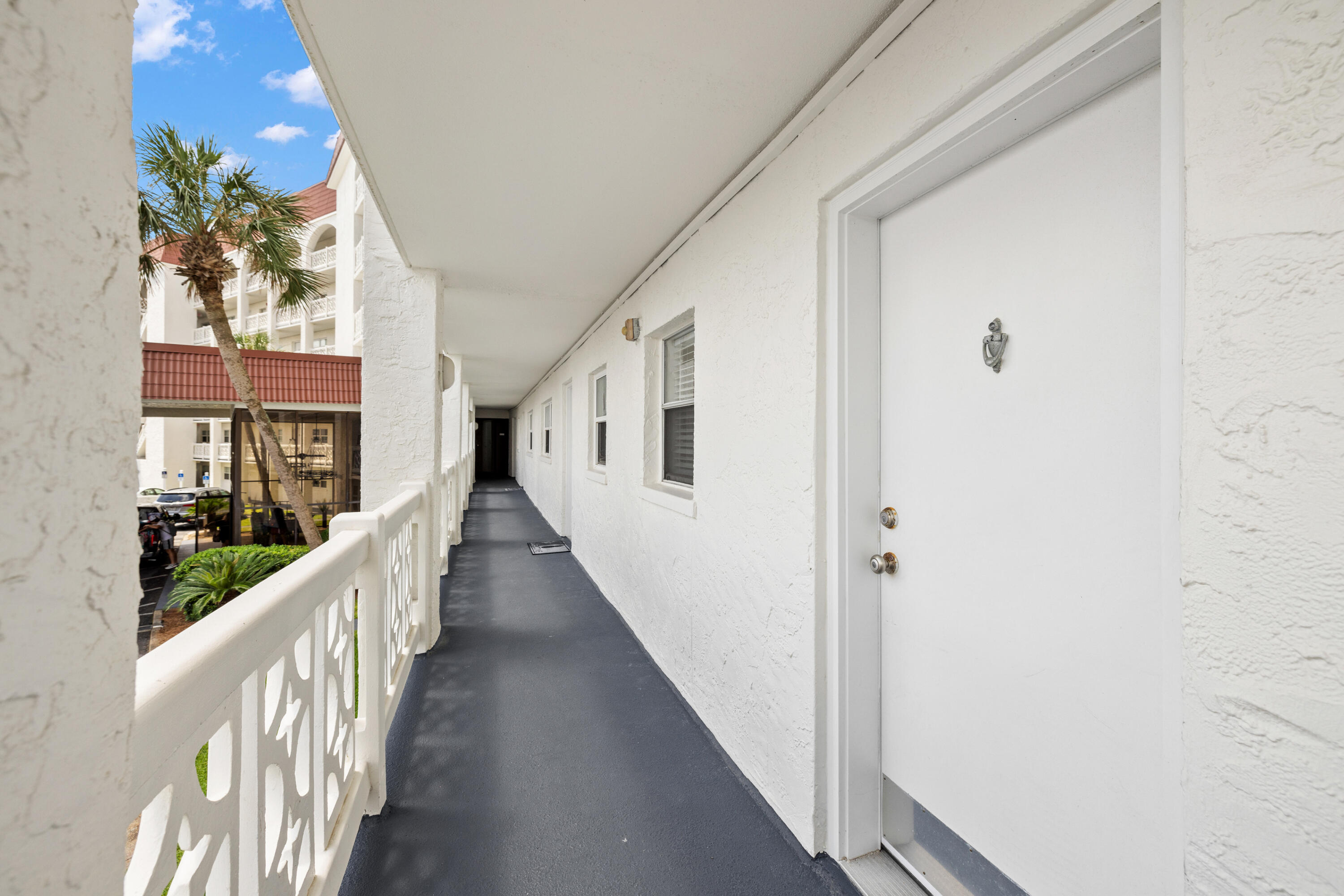 EL MATADOR CONDO - Residential