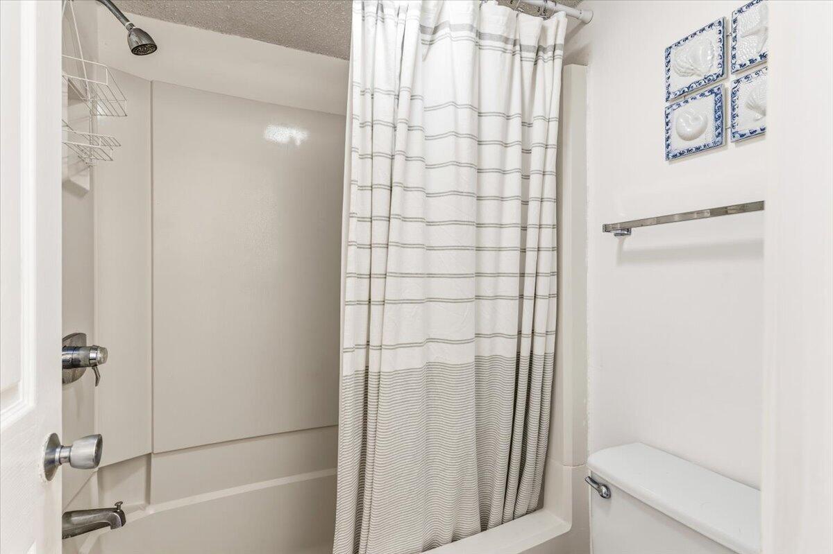 EL MATADOR CONDO - Residential