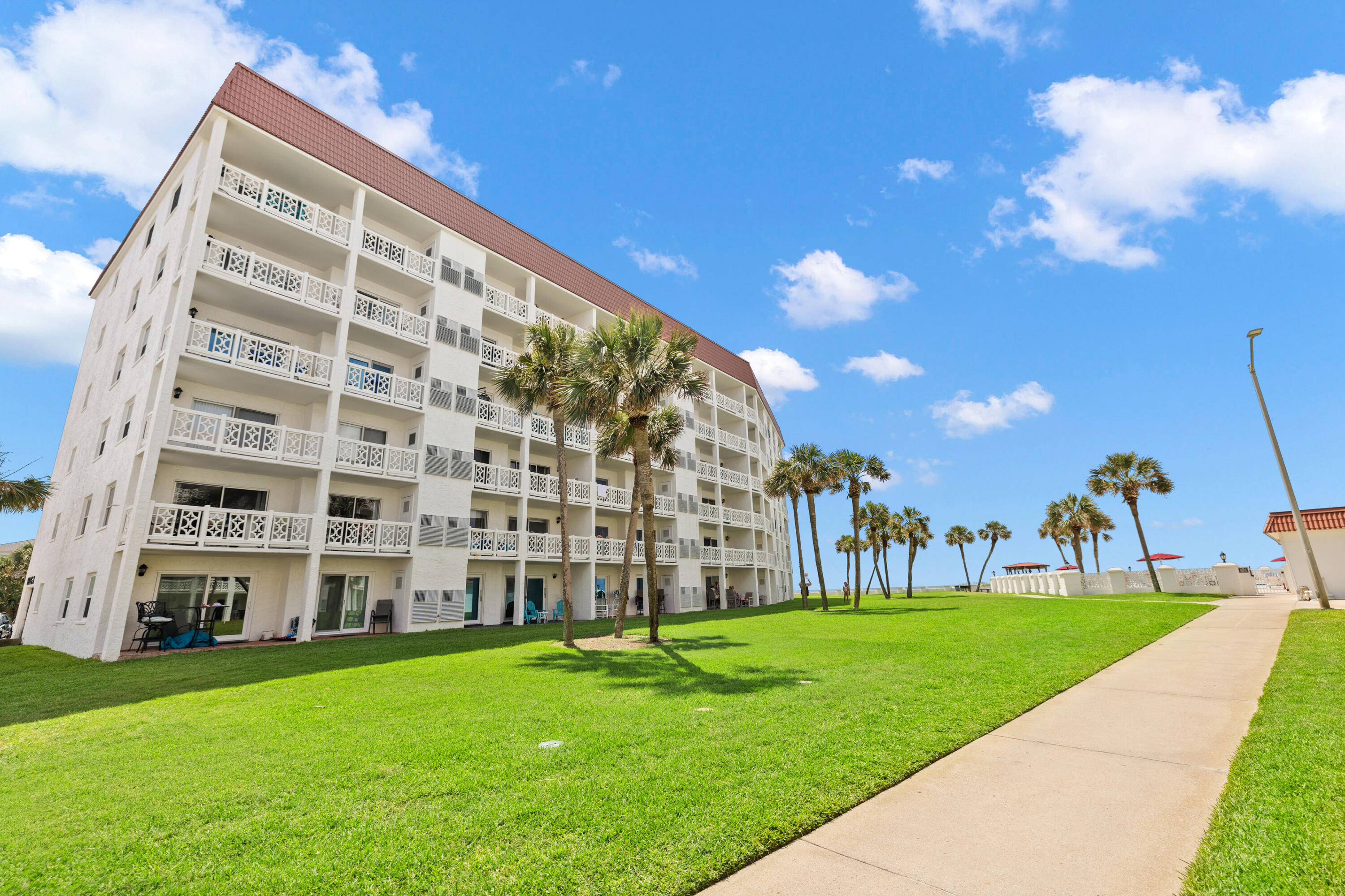 EL MATADOR CONDO - Residential