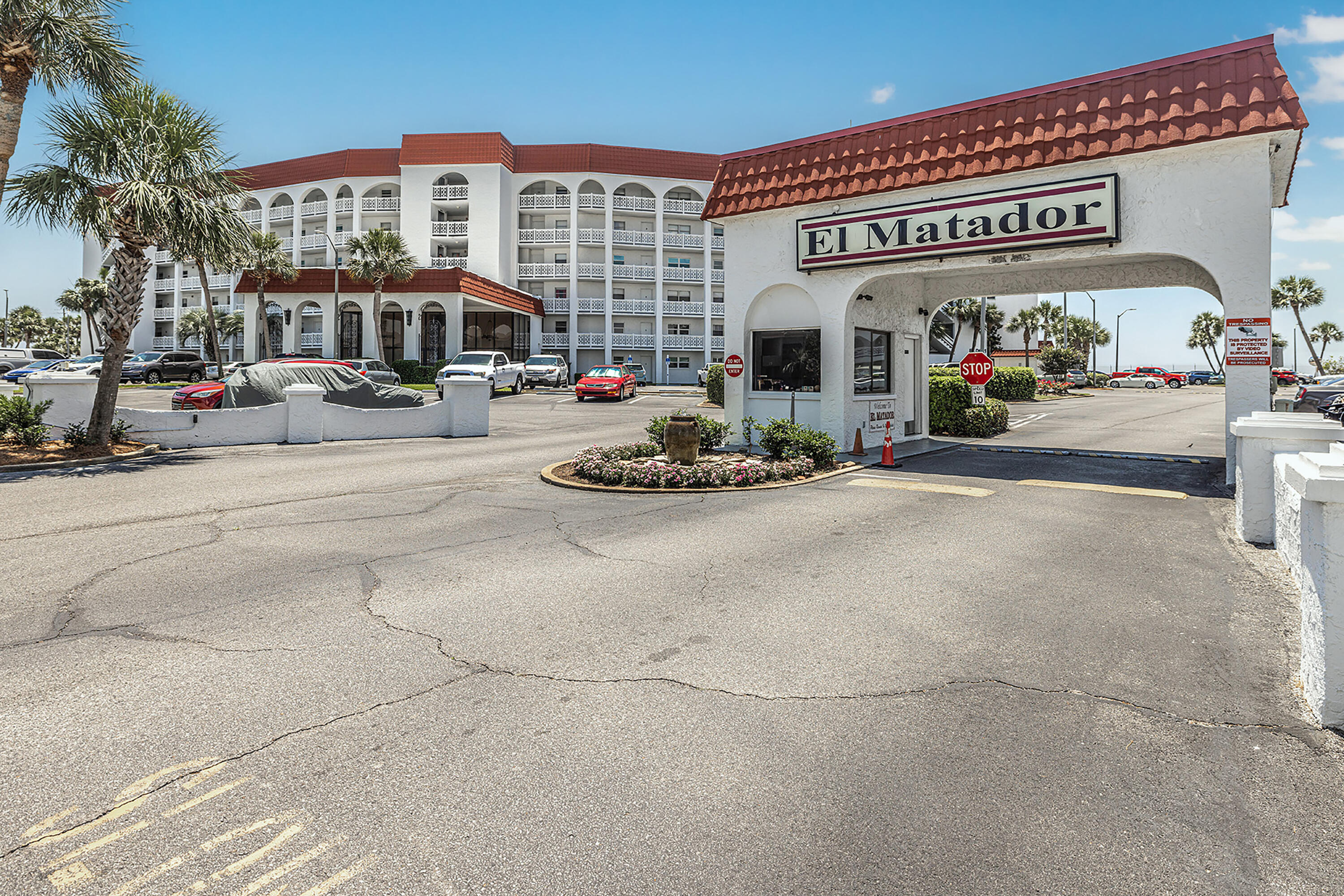 EL MATADOR CONDO - Residential