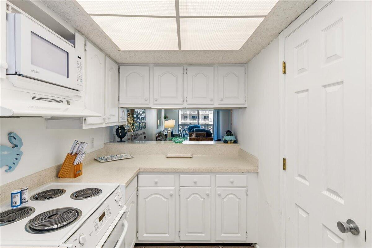 EL MATADOR CONDO - Residential