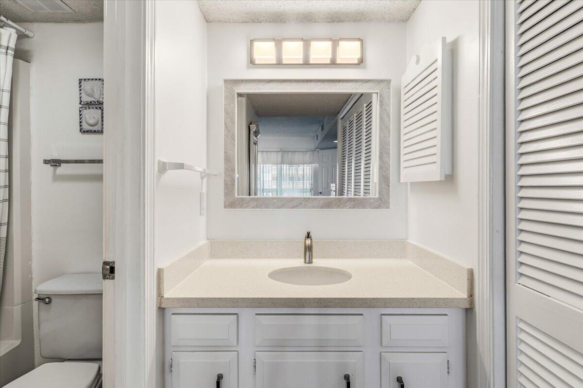 EL MATADOR CONDO - Residential