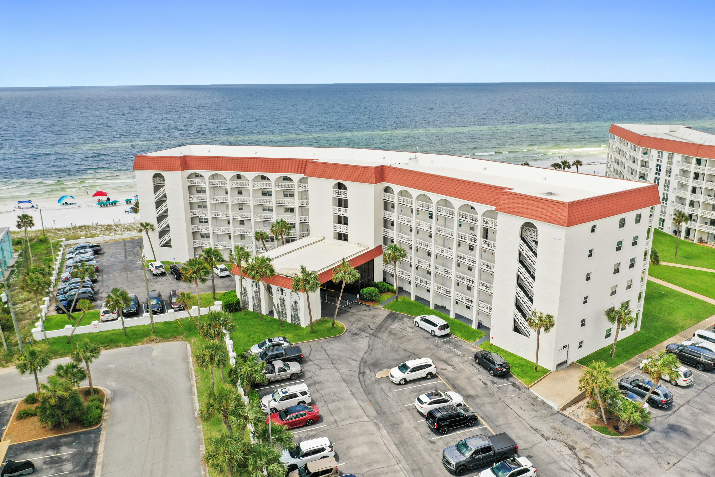 EL MATADOR CONDO - Residential