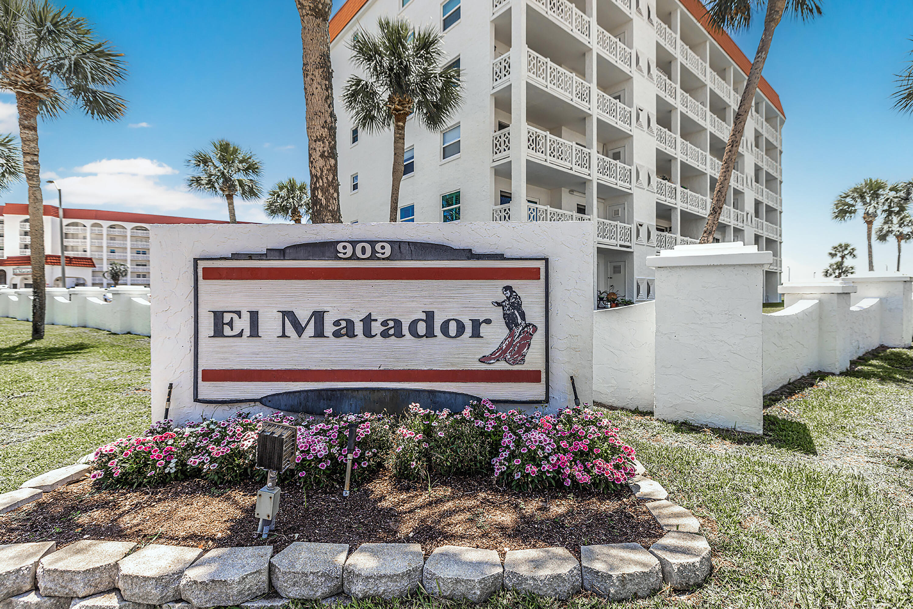EL MATADOR CONDO - Residential