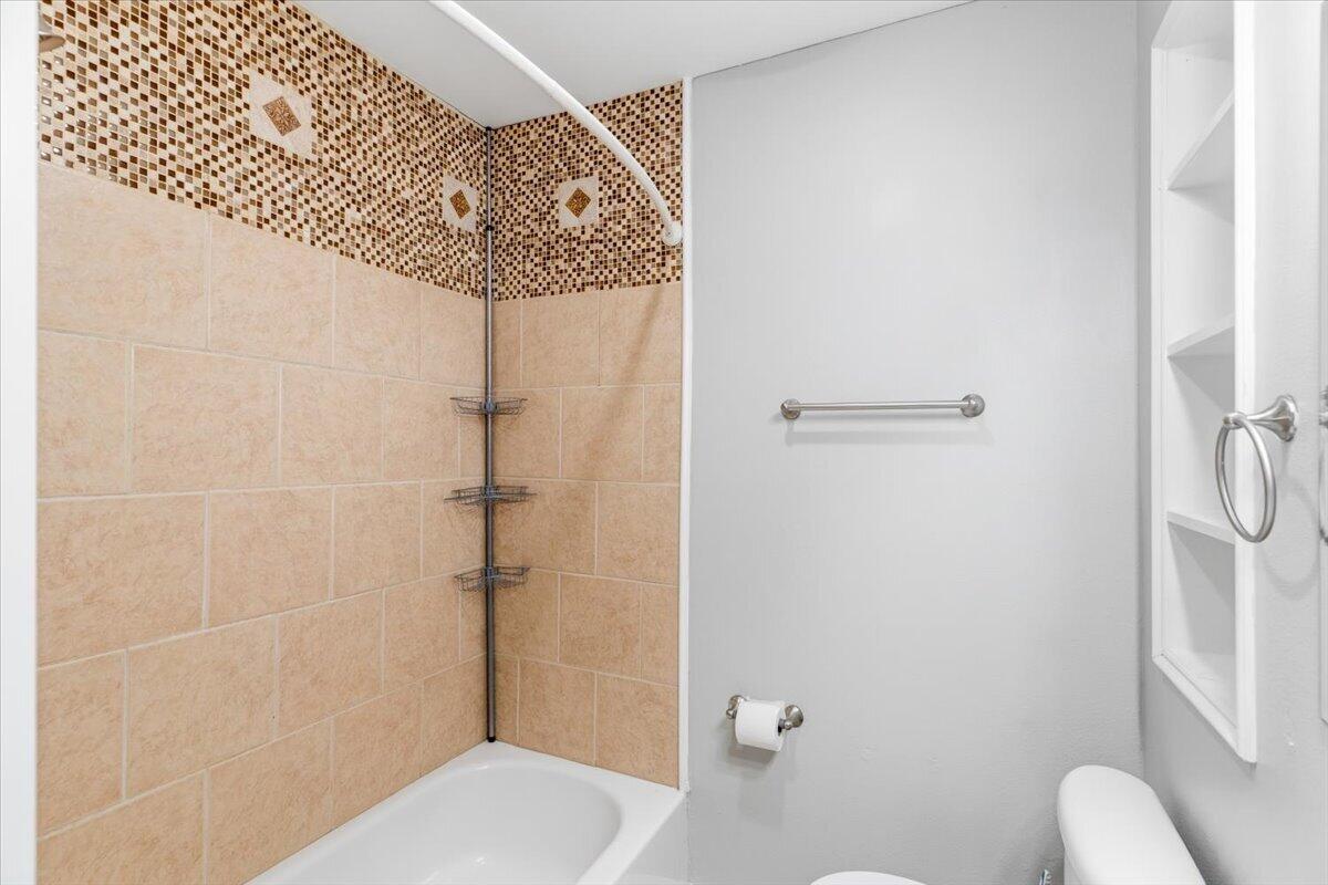 GARNIER BEACH - Residential