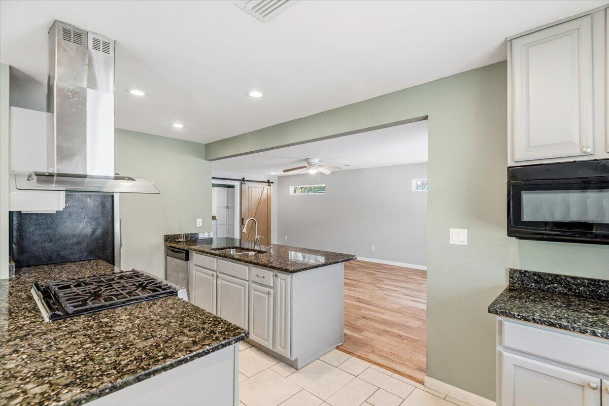 GARNIER BEACH - Residential