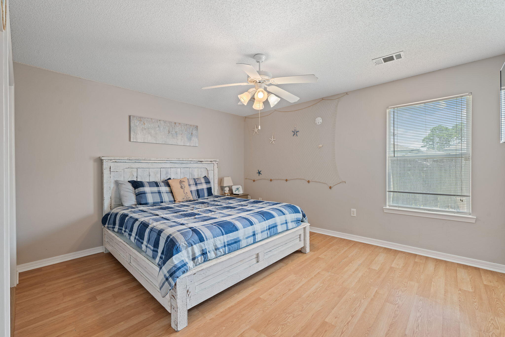 SANTA ROSA OAKS CONDOMINIUM - Residential