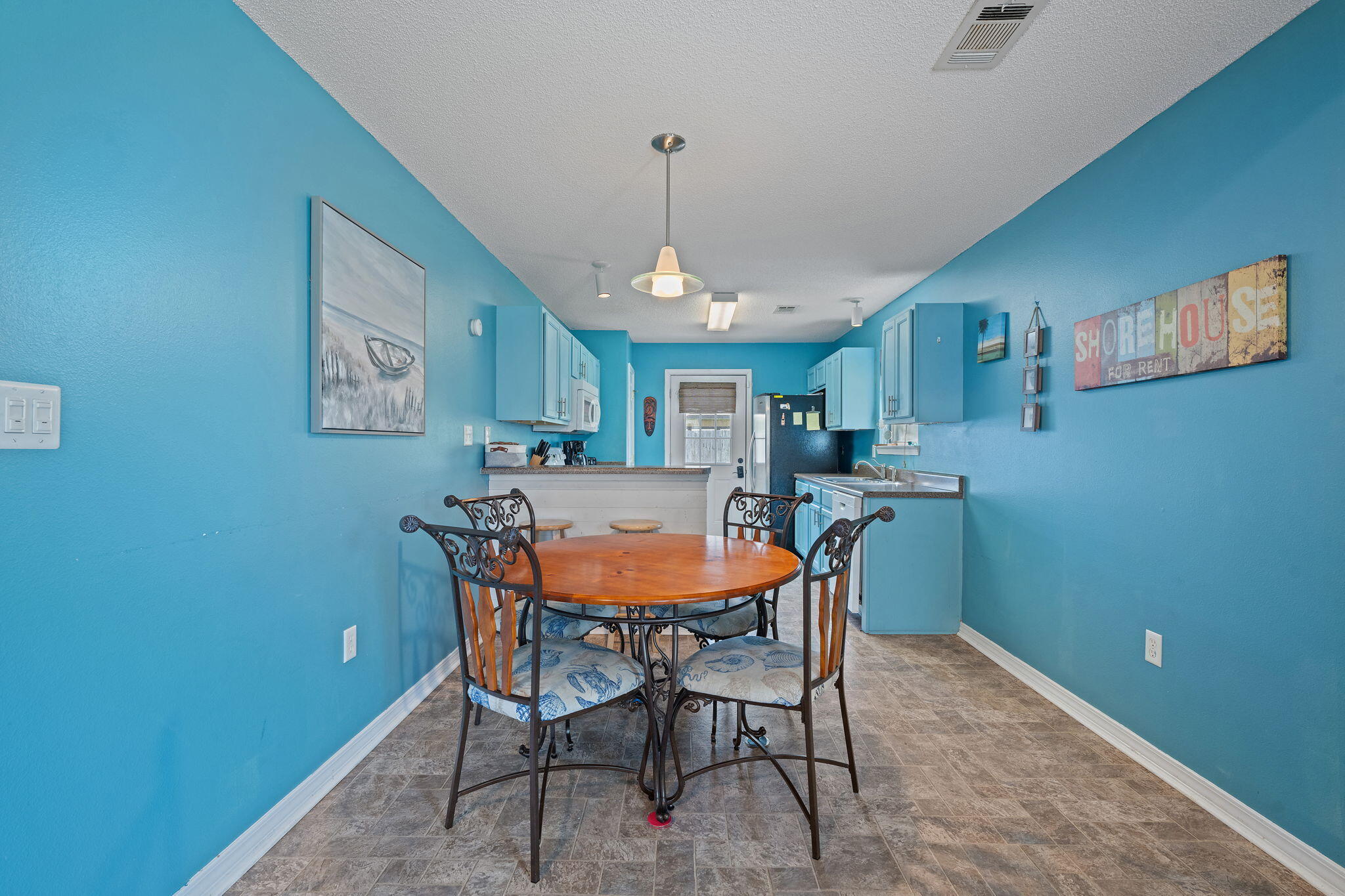 SANTA ROSA OAKS CONDOMINIUM - Residential
