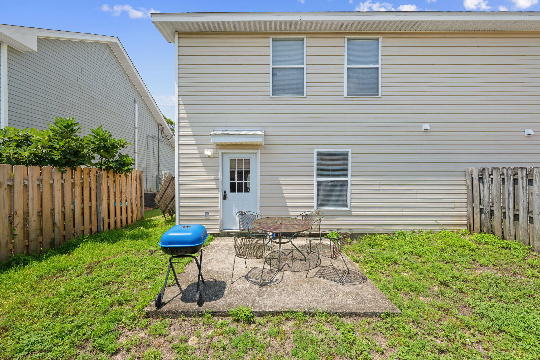 SANTA ROSA OAKS CONDOMINIUM - Residential