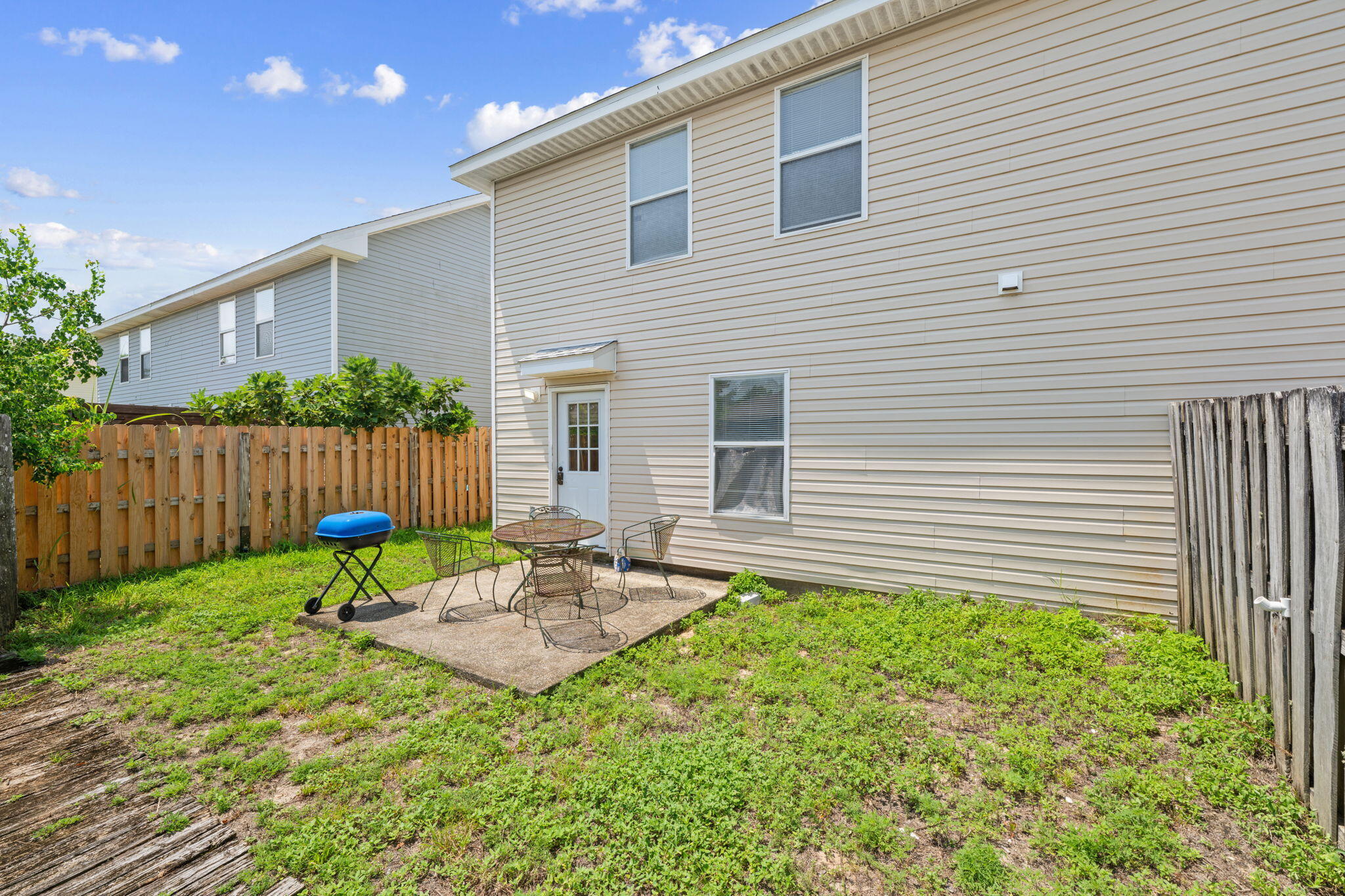 SANTA ROSA OAKS CONDOMINIUM - Residential