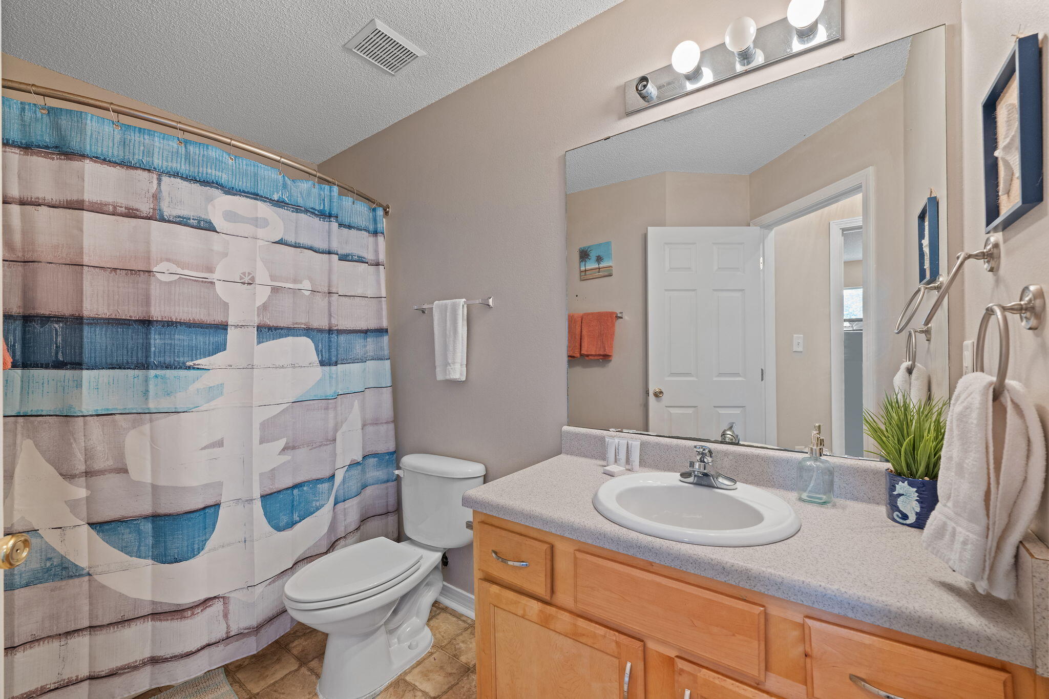 SANTA ROSA OAKS CONDOMINIUM - Residential