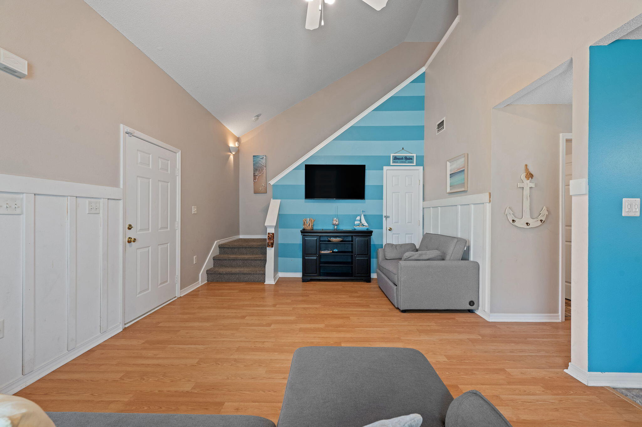 SANTA ROSA OAKS CONDOMINIUM - Residential