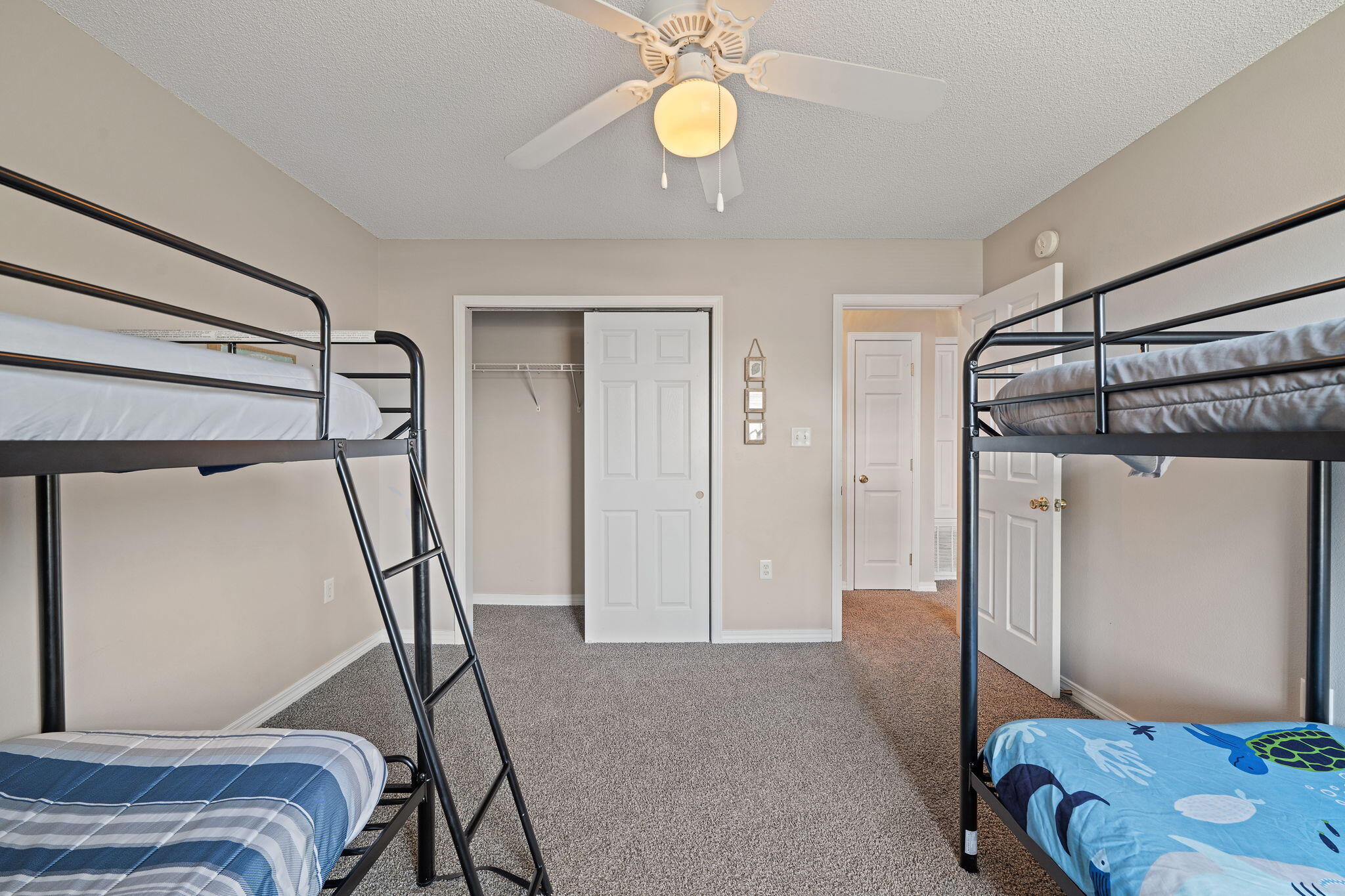 SANTA ROSA OAKS CONDOMINIUM - Residential