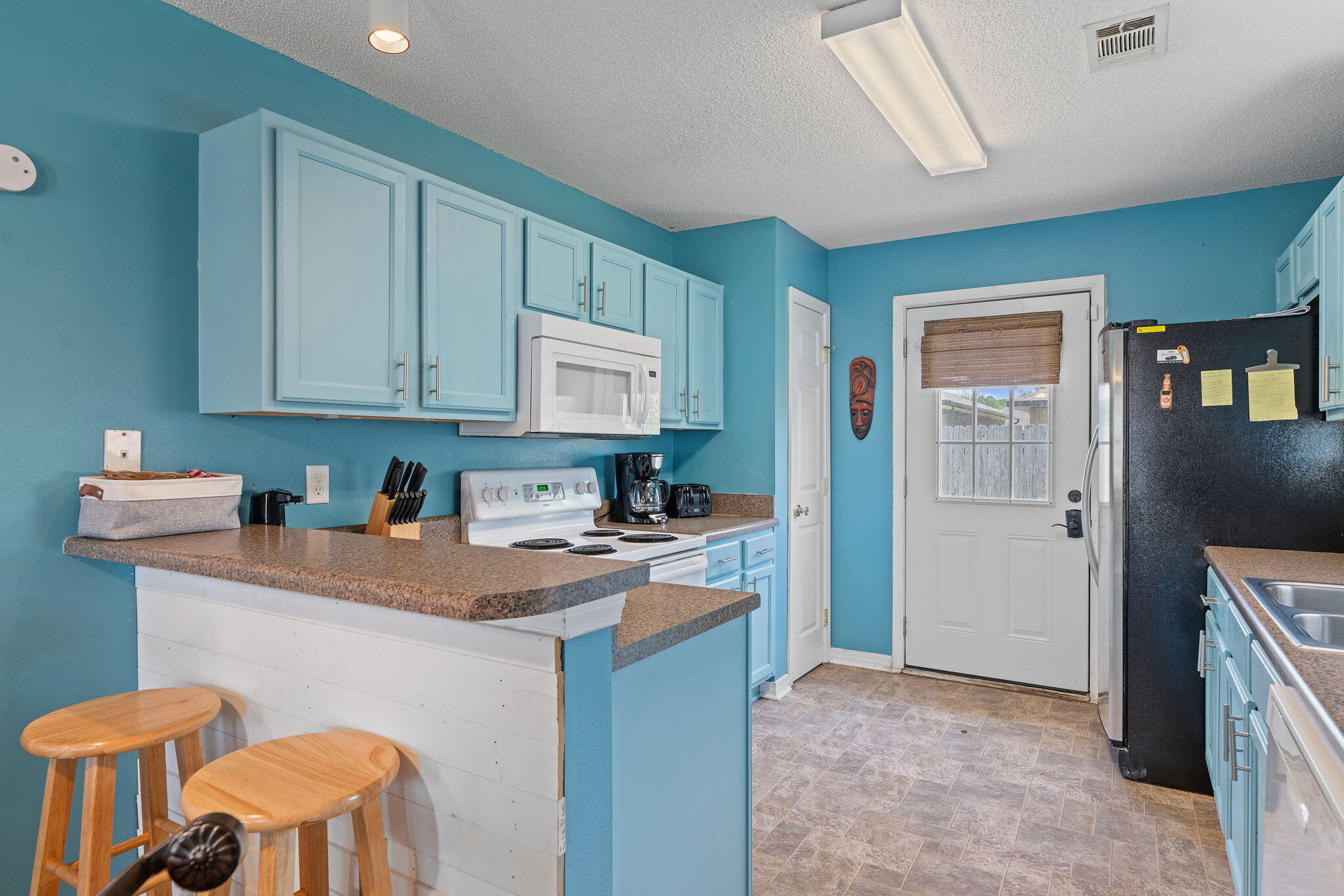 SANTA ROSA OAKS CONDOMINIUM - Residential