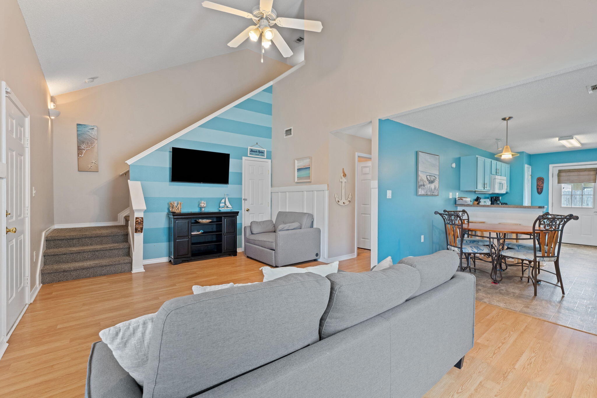 SANTA ROSA OAKS CONDOMINIUM - Residential