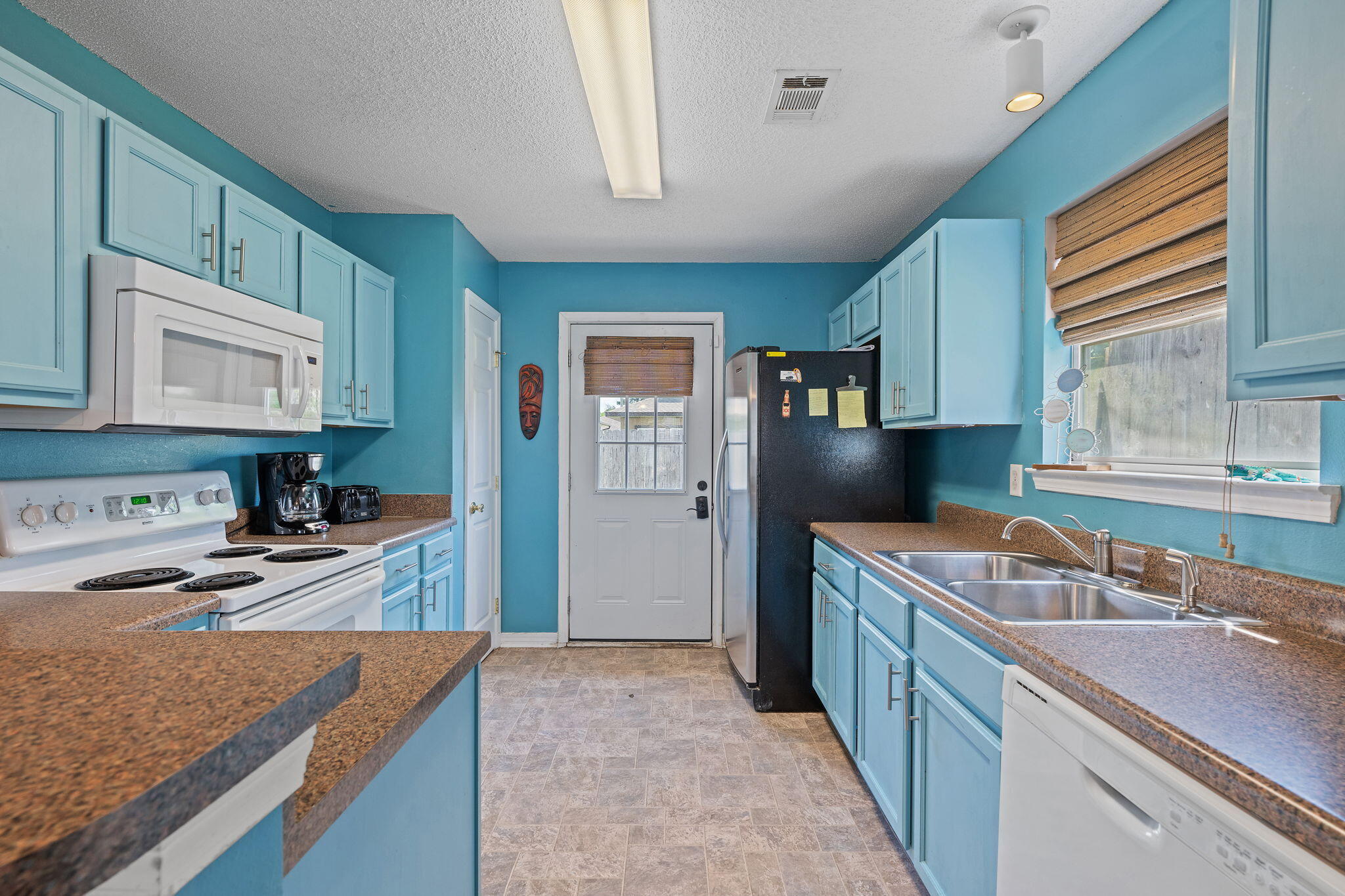 SANTA ROSA OAKS CONDOMINIUM - Residential