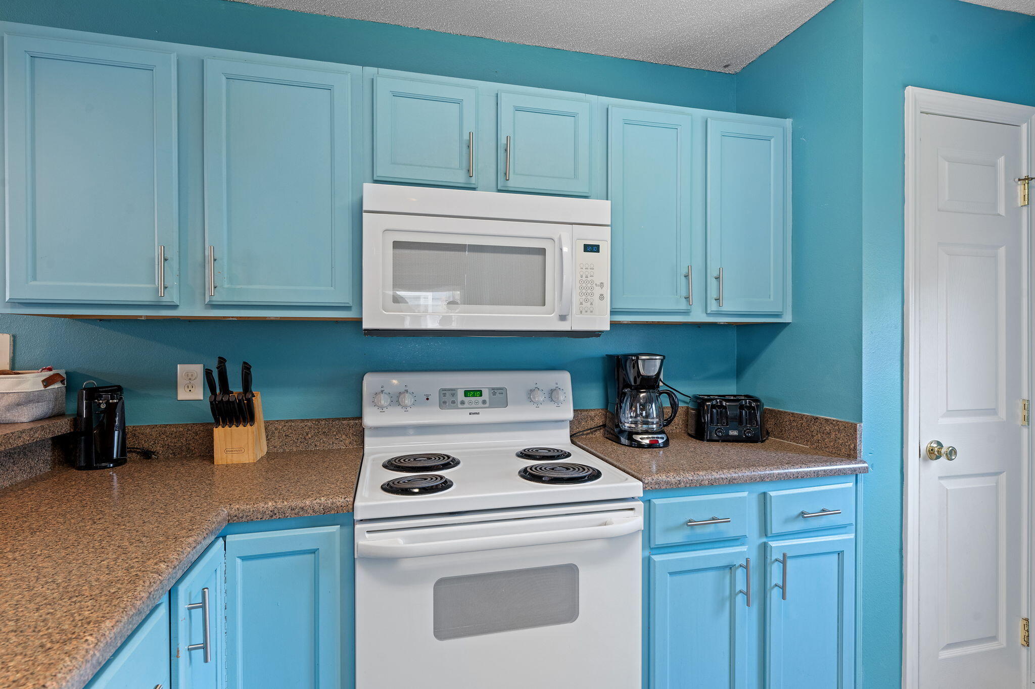 SANTA ROSA OAKS CONDOMINIUM - Residential
