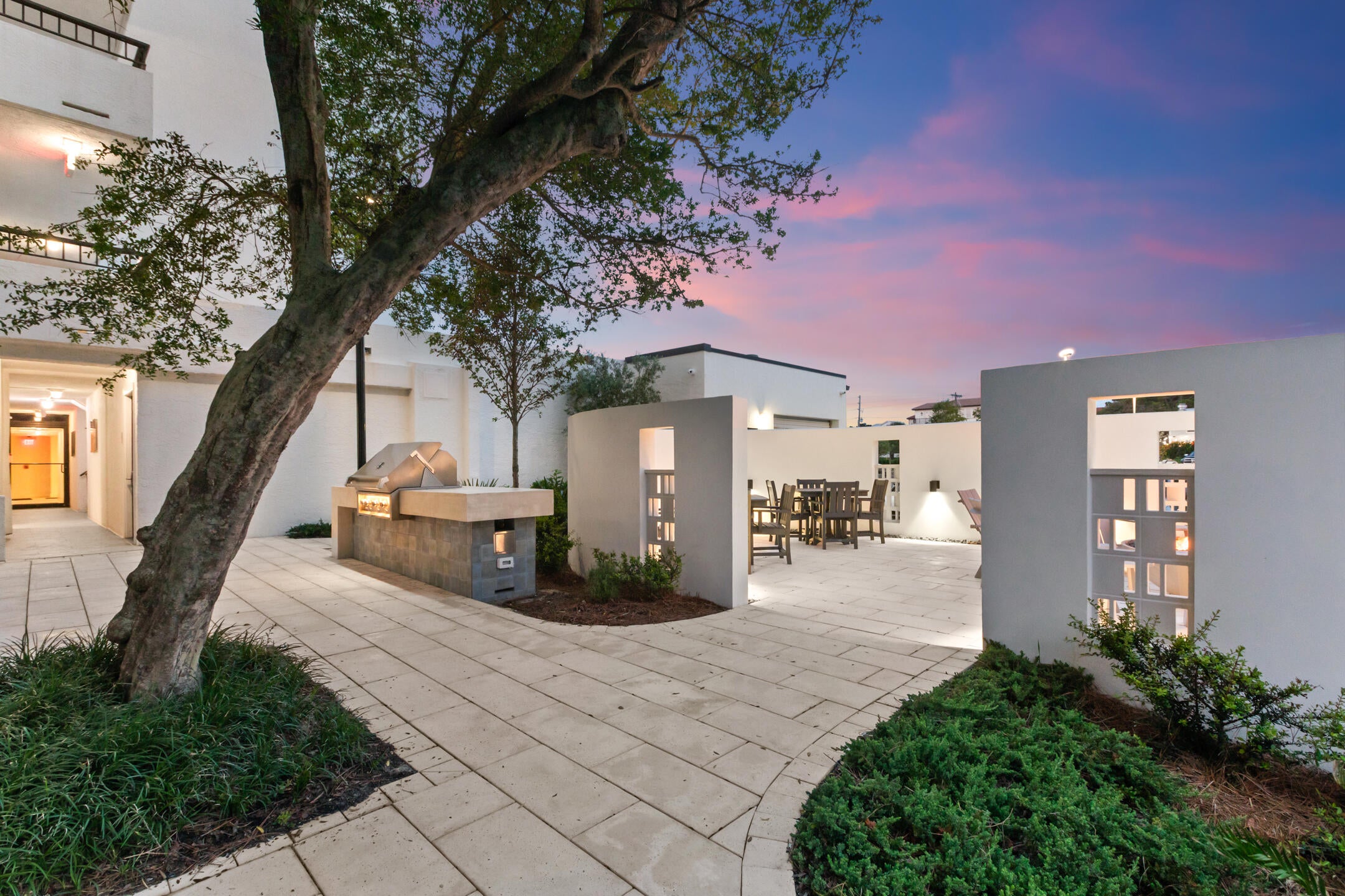 ONE SEAGROVE PLACE CONDOMINIUM - Residential