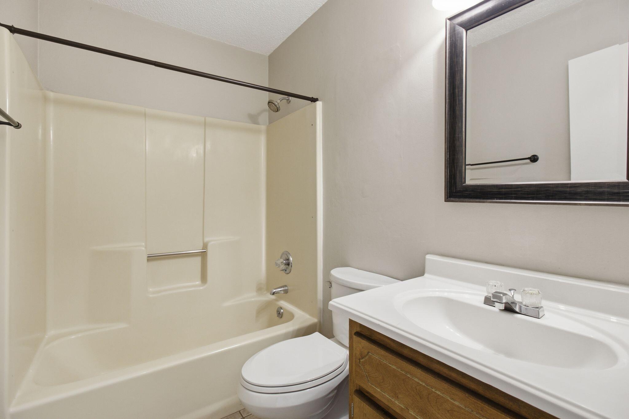 SHOAL WOOD ESTATES - Residential Lease