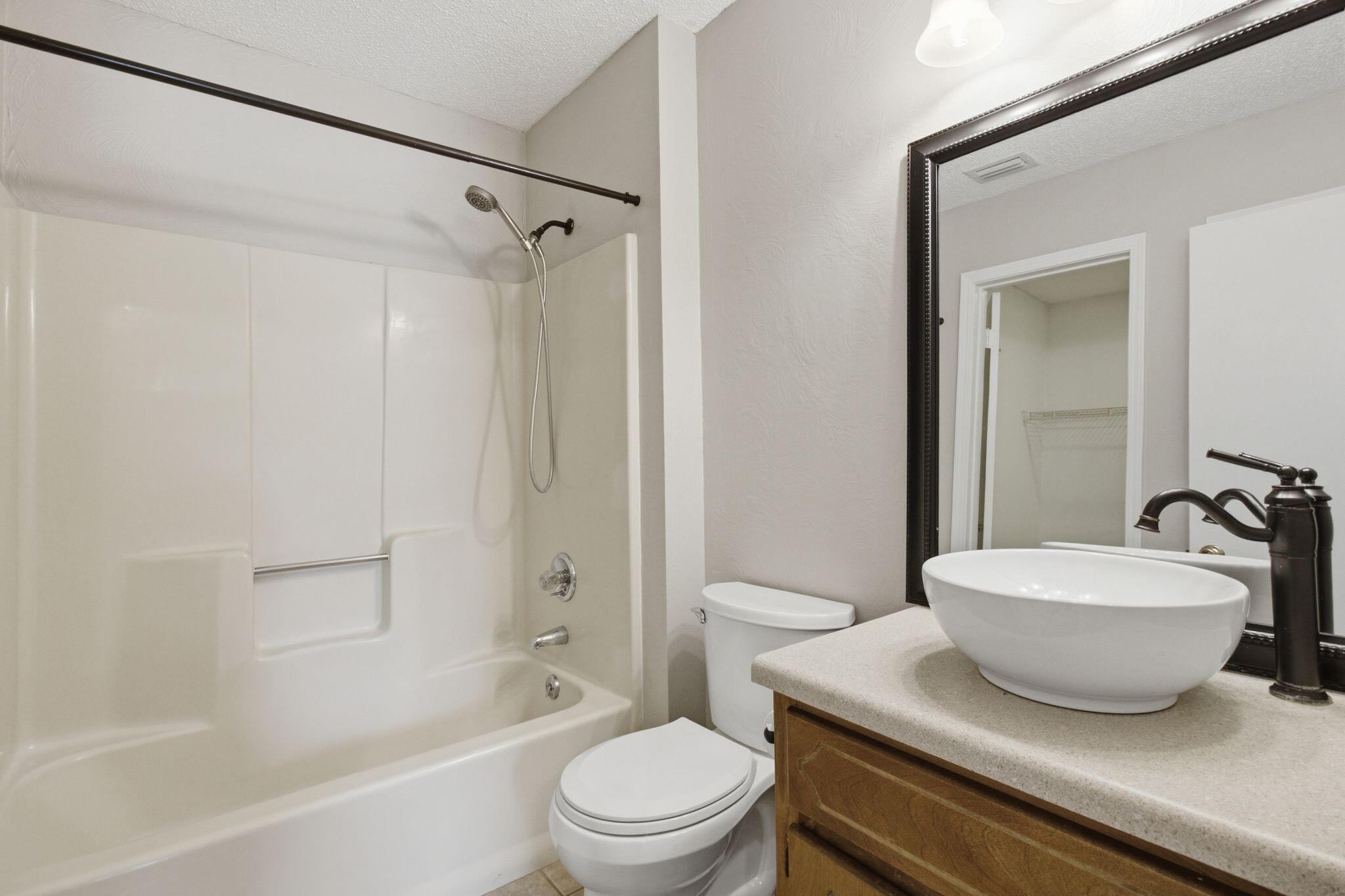 SHOAL WOOD ESTATES - Residential Lease