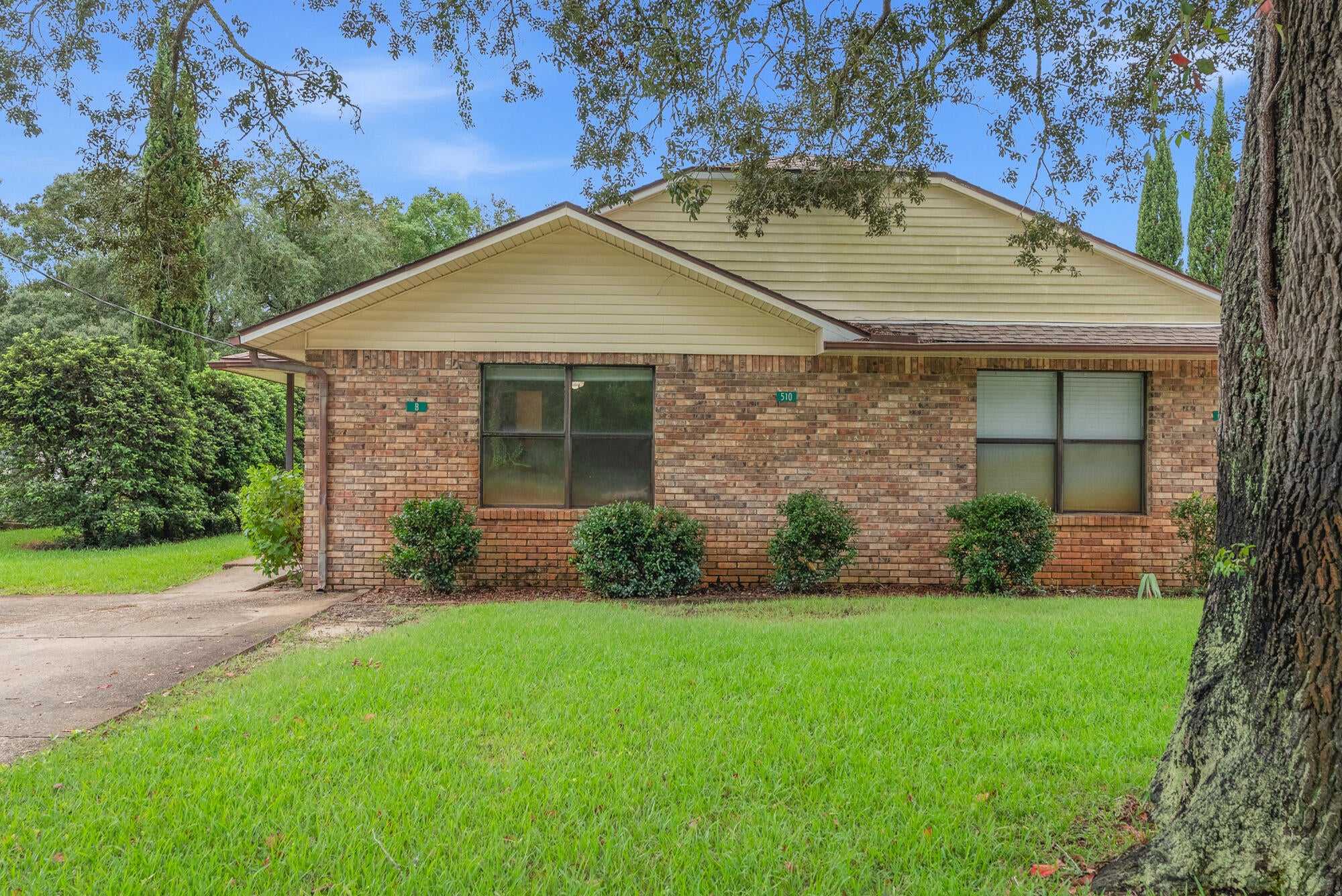 GOLF VIEW ON PARKVIEW - Residential